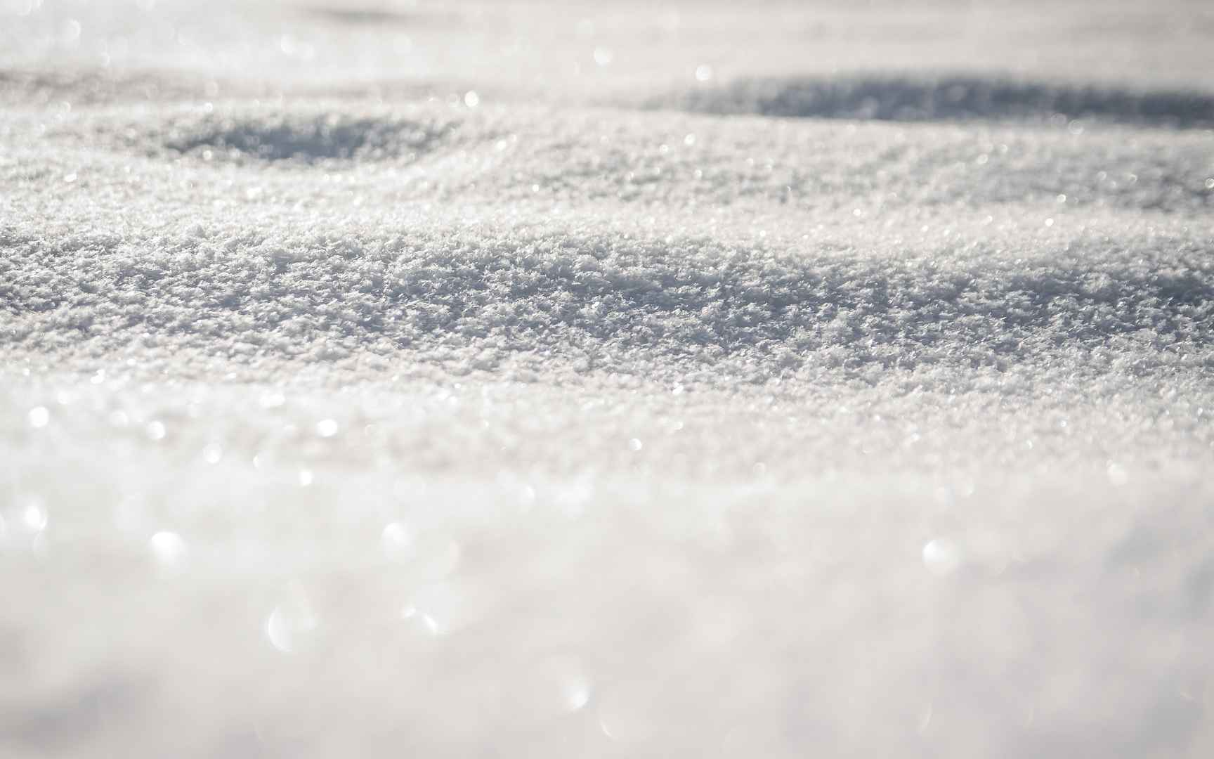 白茫茫的雪景桌面壁纸