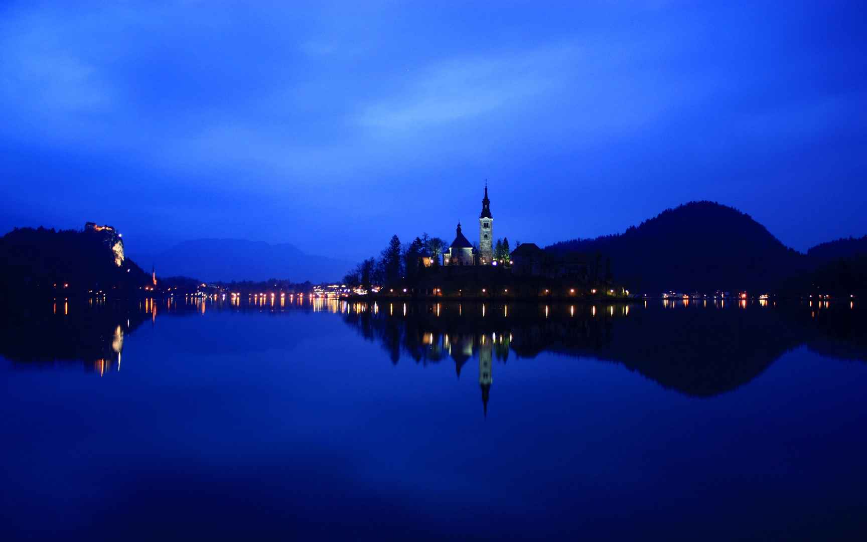 布莱德湖一个美的让人惊艳的地方桌面壁纸