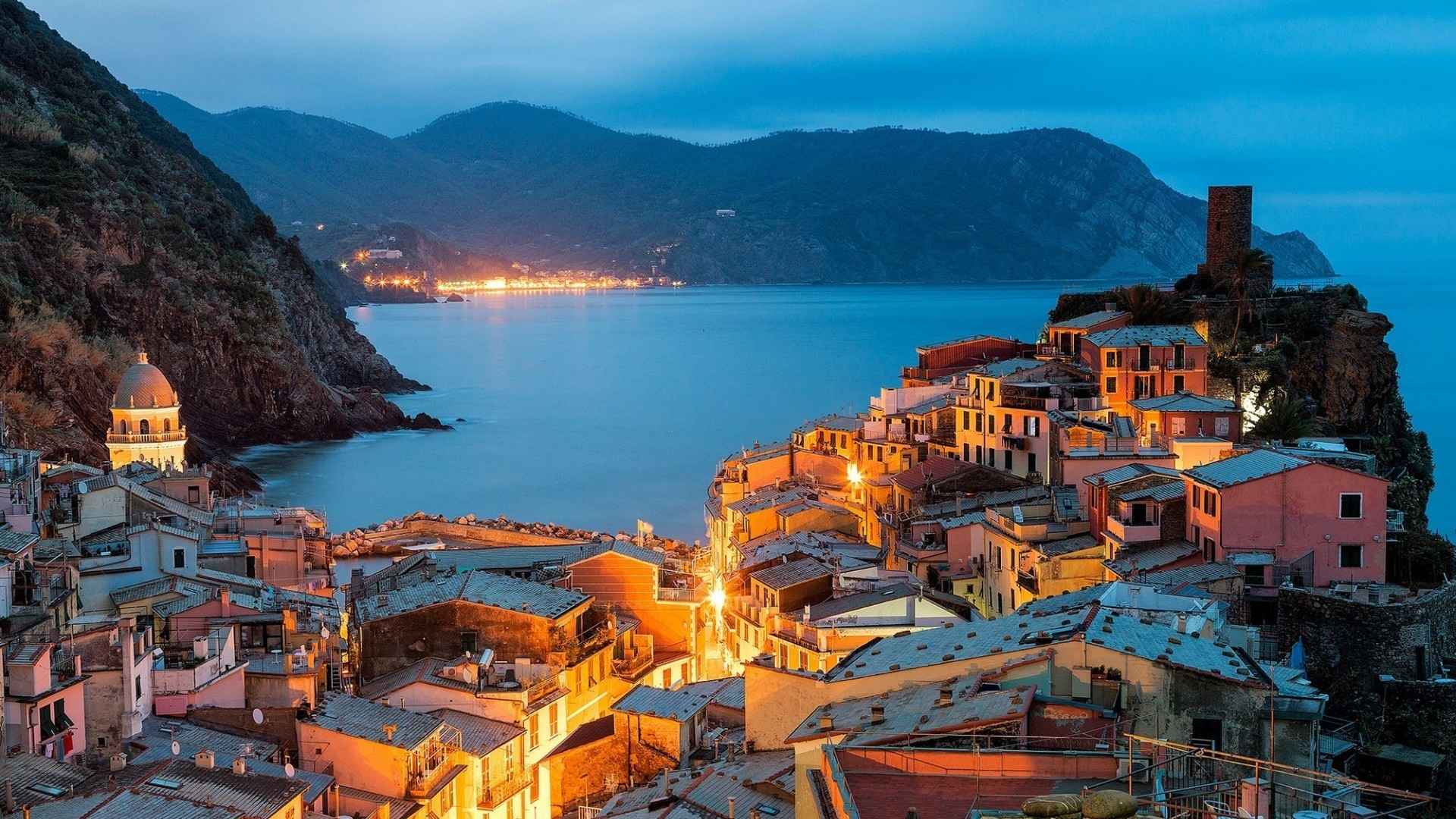 高清意大利的绝美童话小镇——五渔村电脑桌面壁纸-