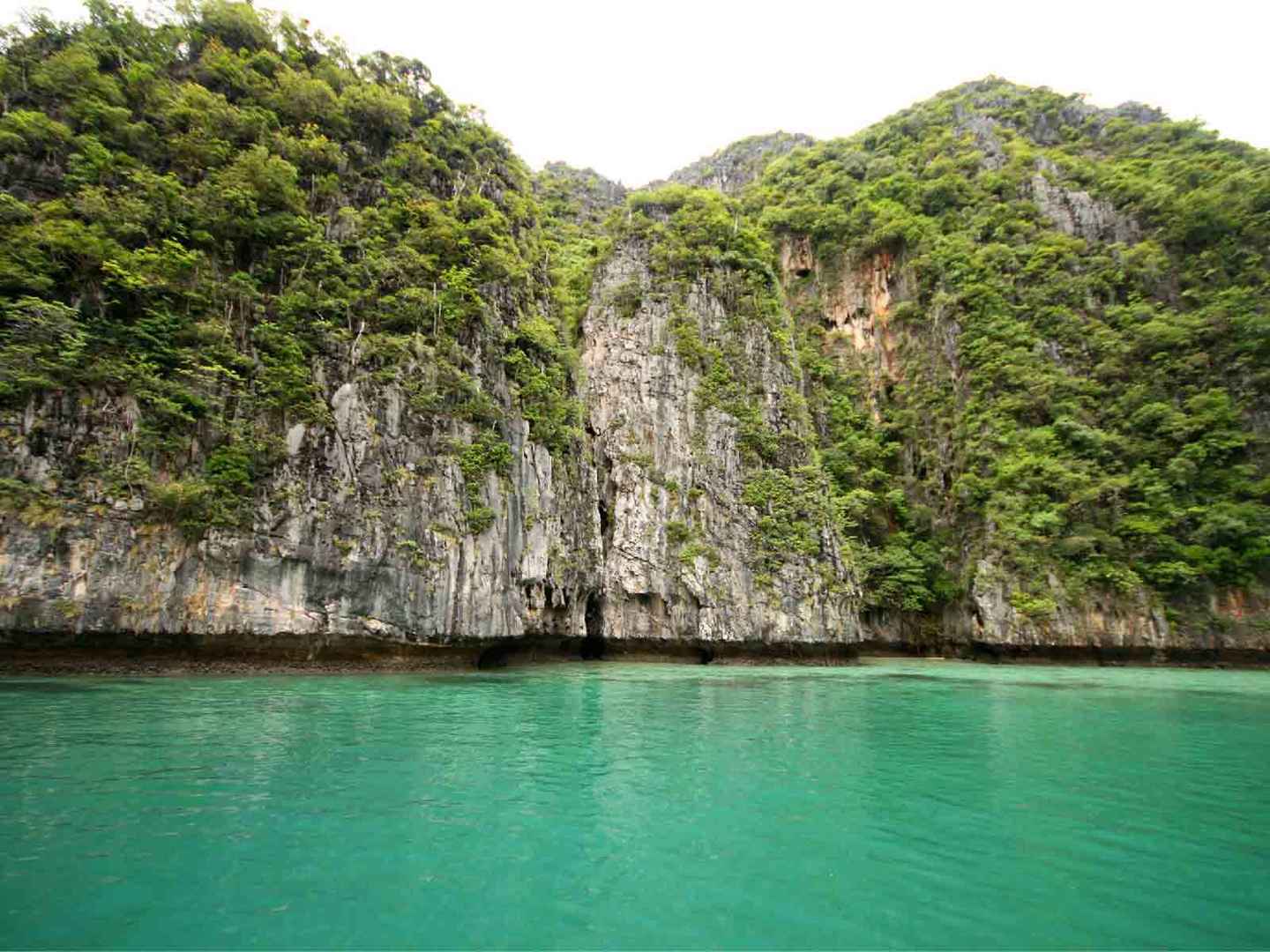 高清风景宜人的泰国皮皮岛电脑桌面壁纸-