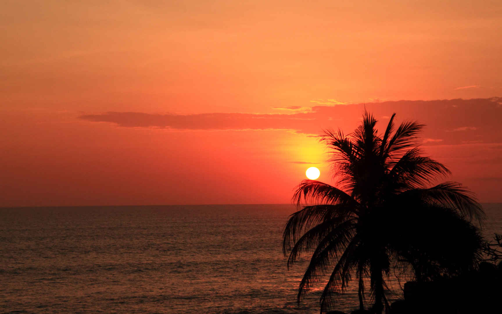 巴厘岛海神庙的夕阳桌面壁纸