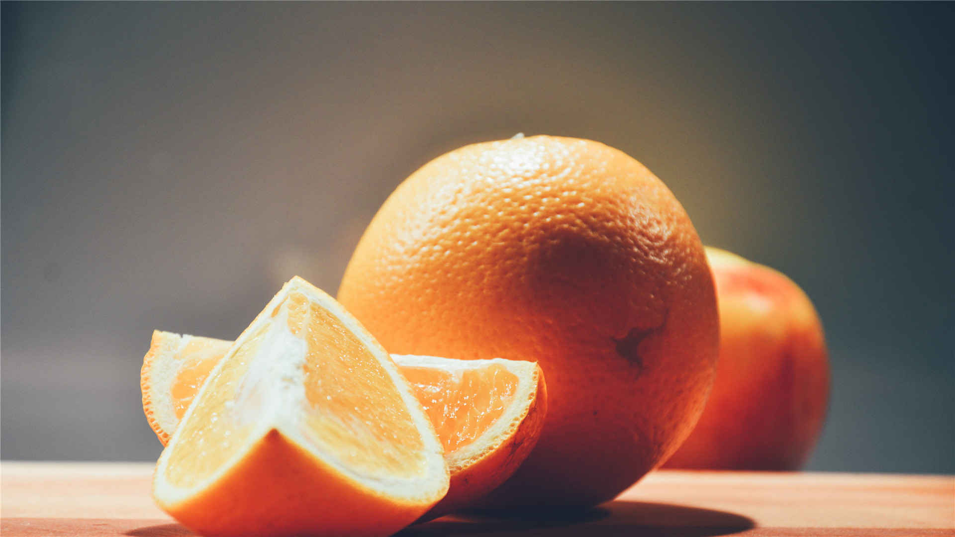 新鲜的橙子高清桌面壁纸-