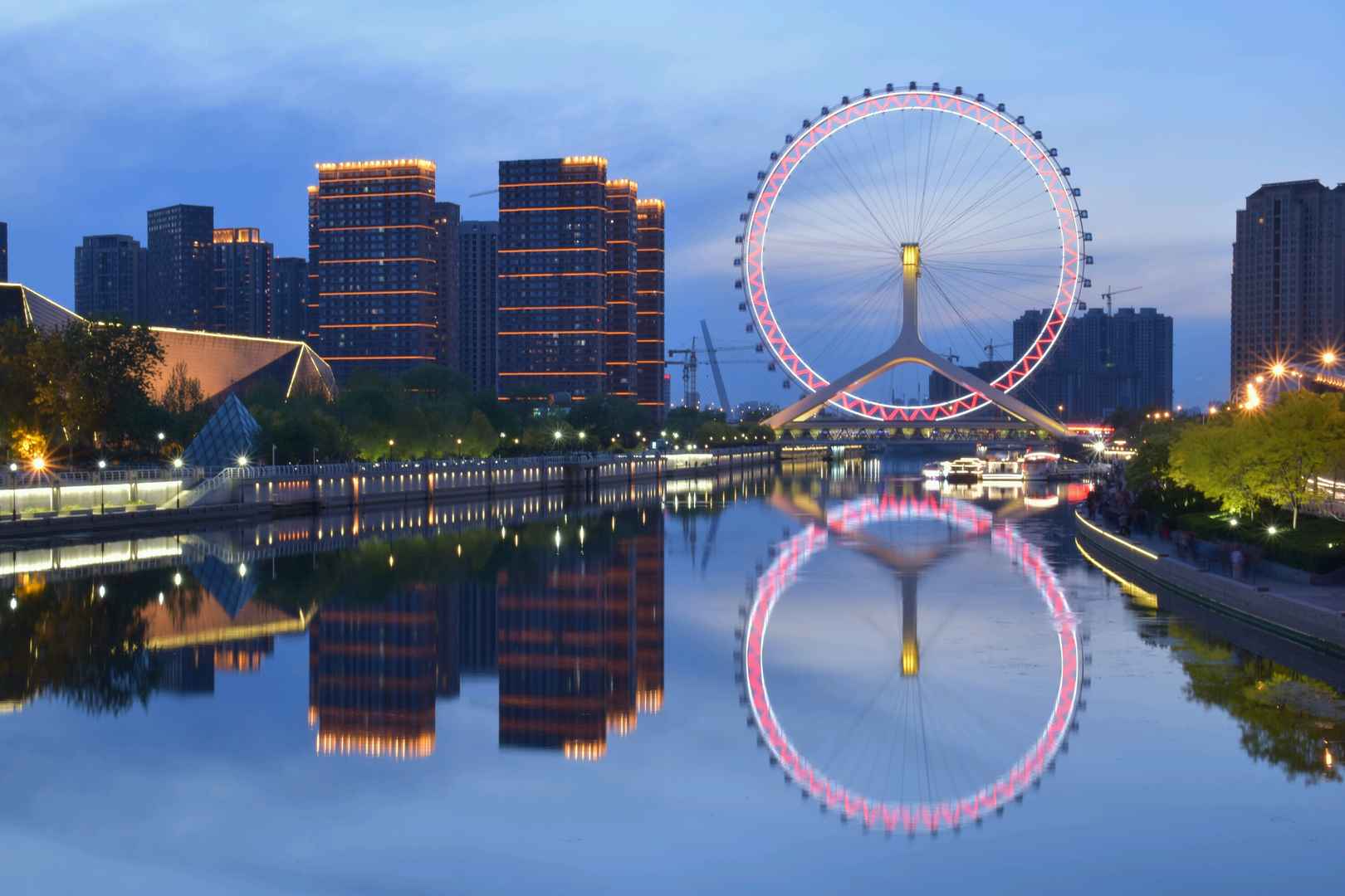 高清天津之眼摩天轮电脑桌面壁纸