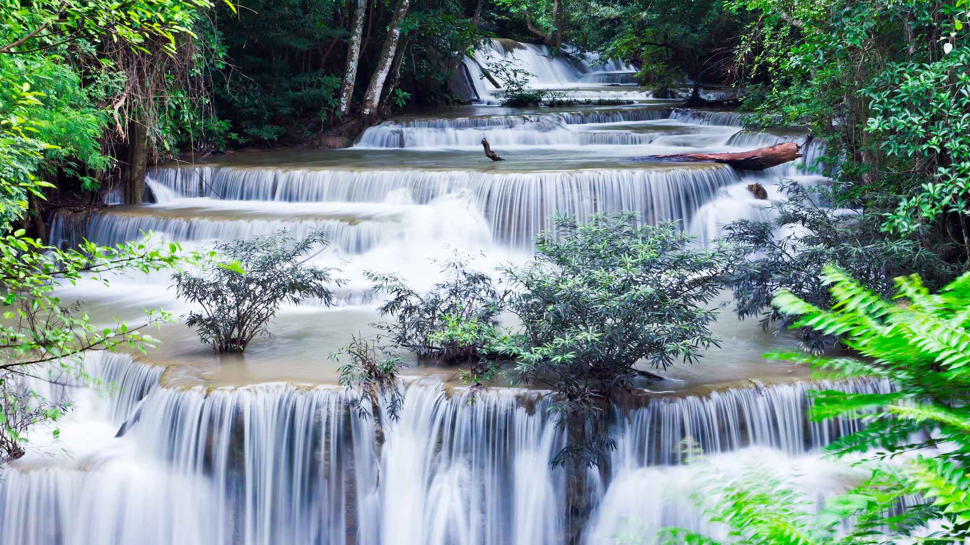 5k高清山间瀑布唯美壮观桌面壁纸