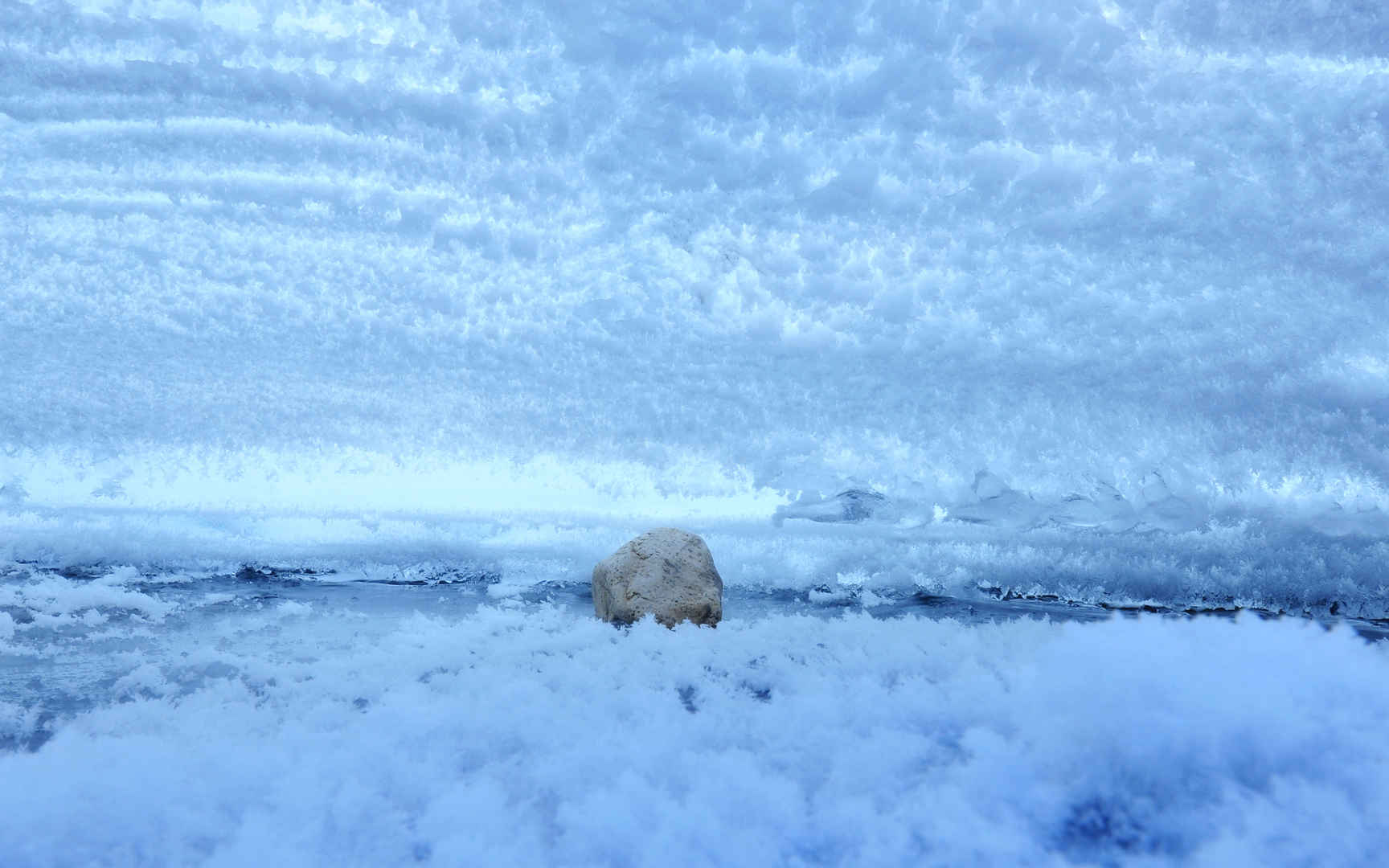 白色冰雪世界桌面壁纸