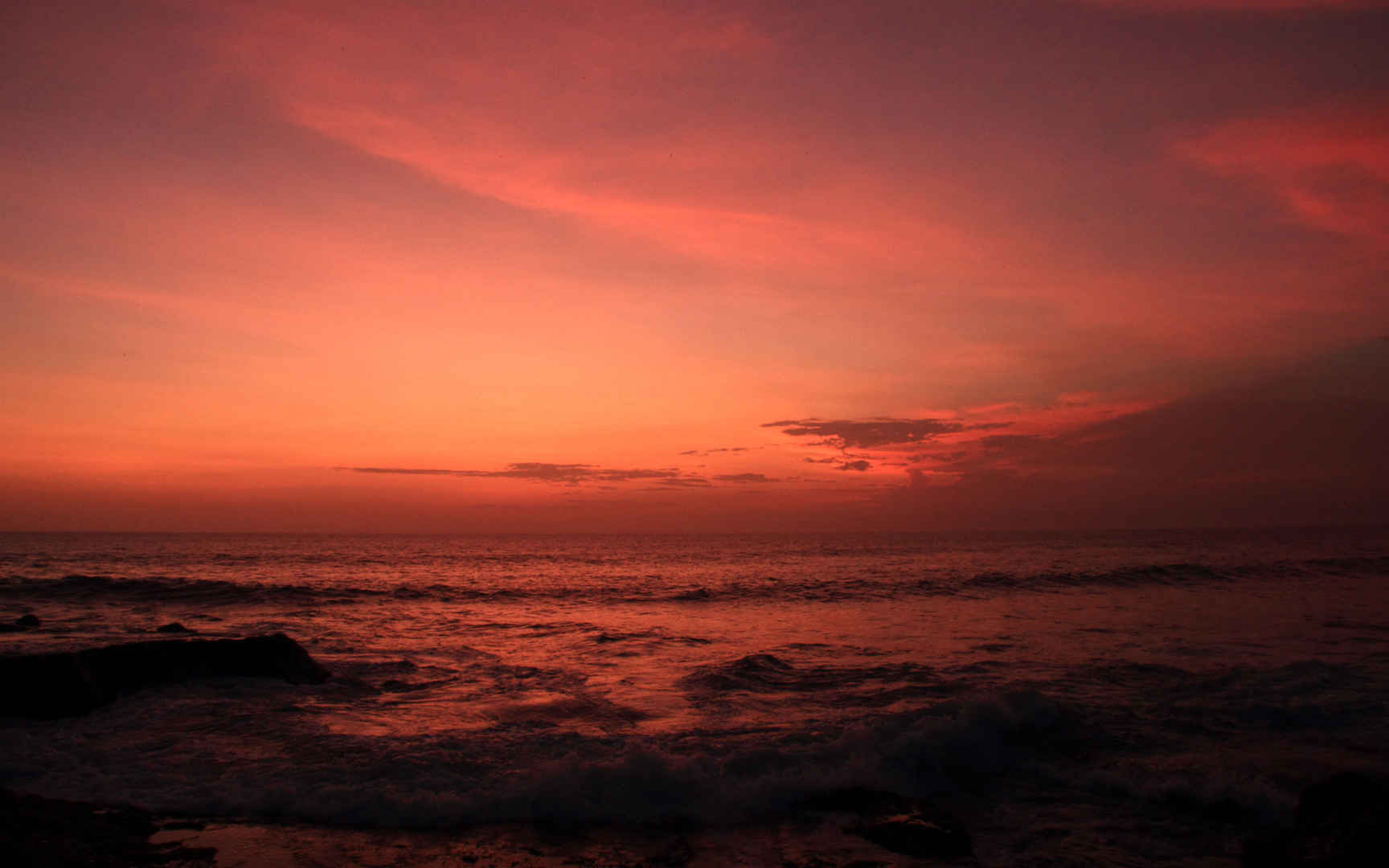 巴厘岛海神庙的夕阳桌面壁纸