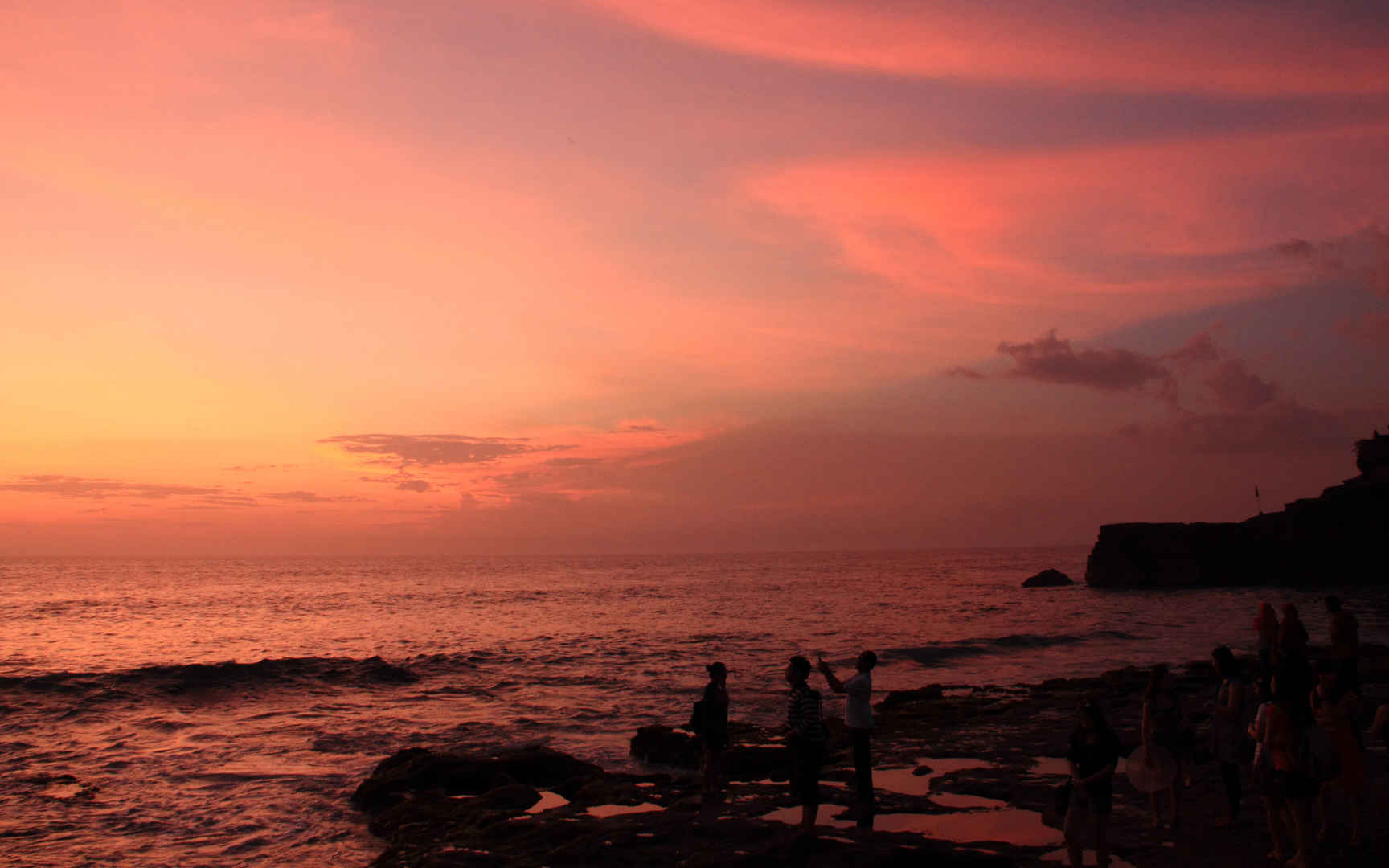 巴厘岛海神庙的夕阳桌面壁纸