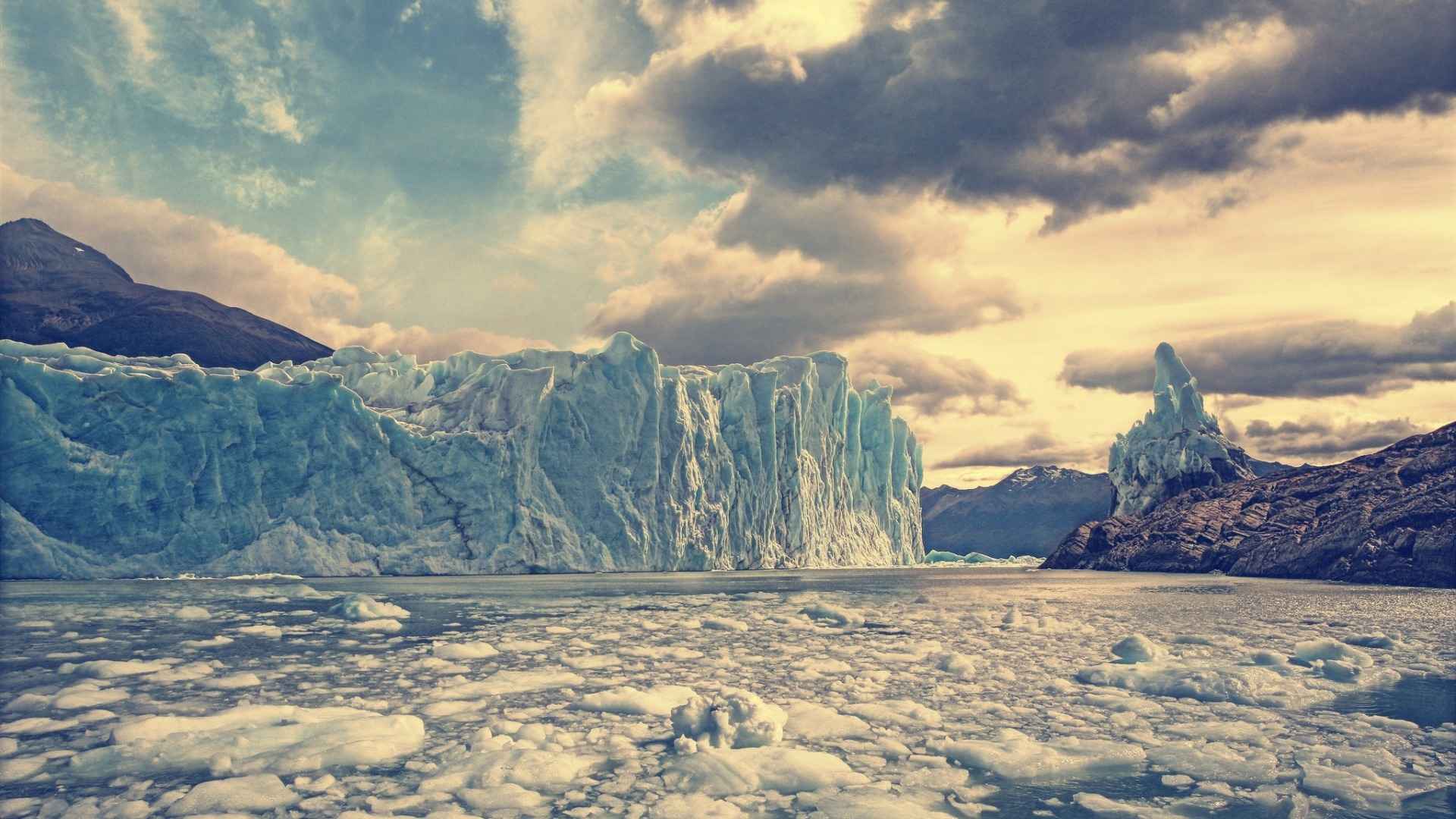 阿根廷湖著名的冰川湖桌面壁纸