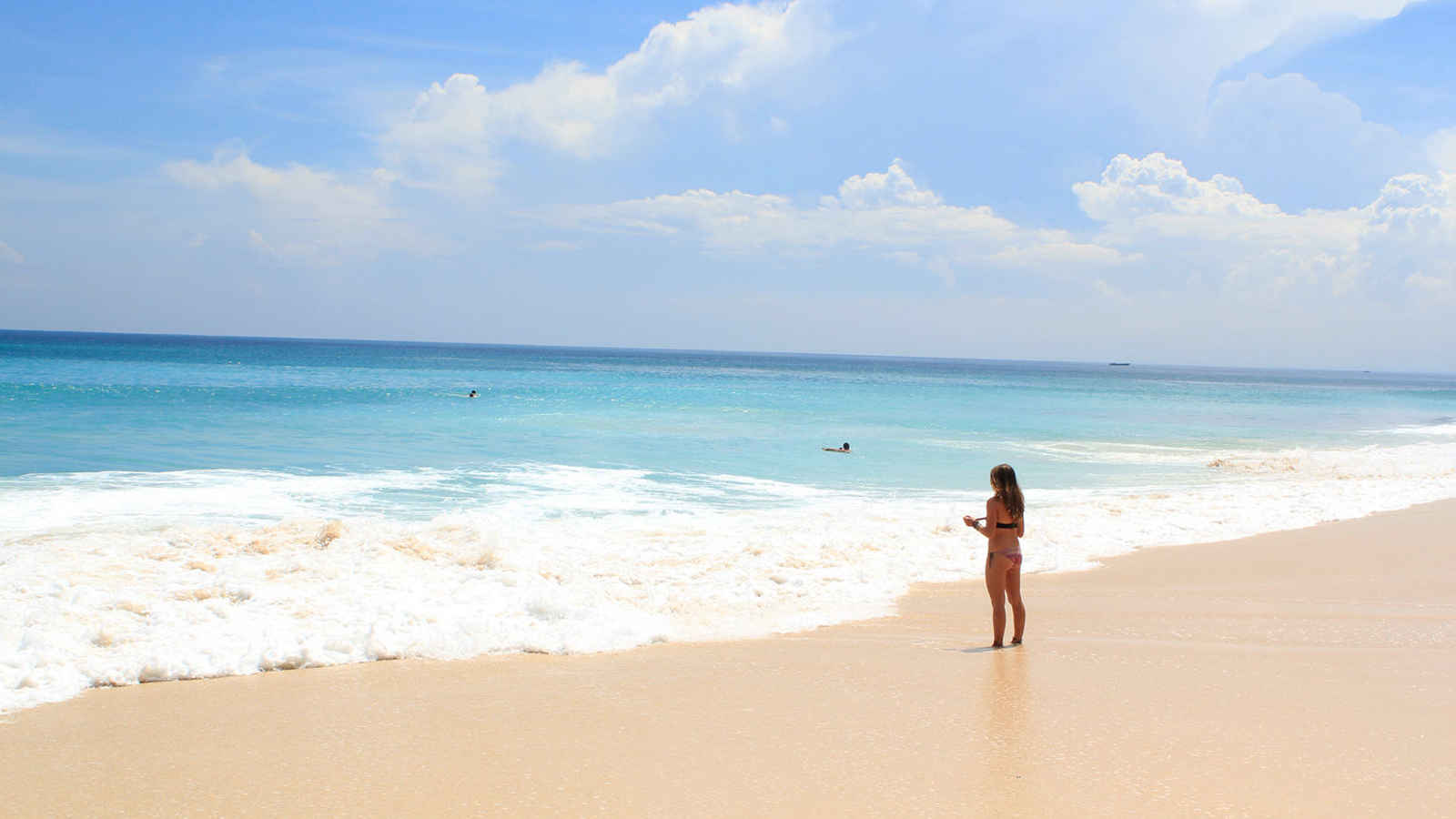 巴厘岛梦幻海滩桌面壁纸-