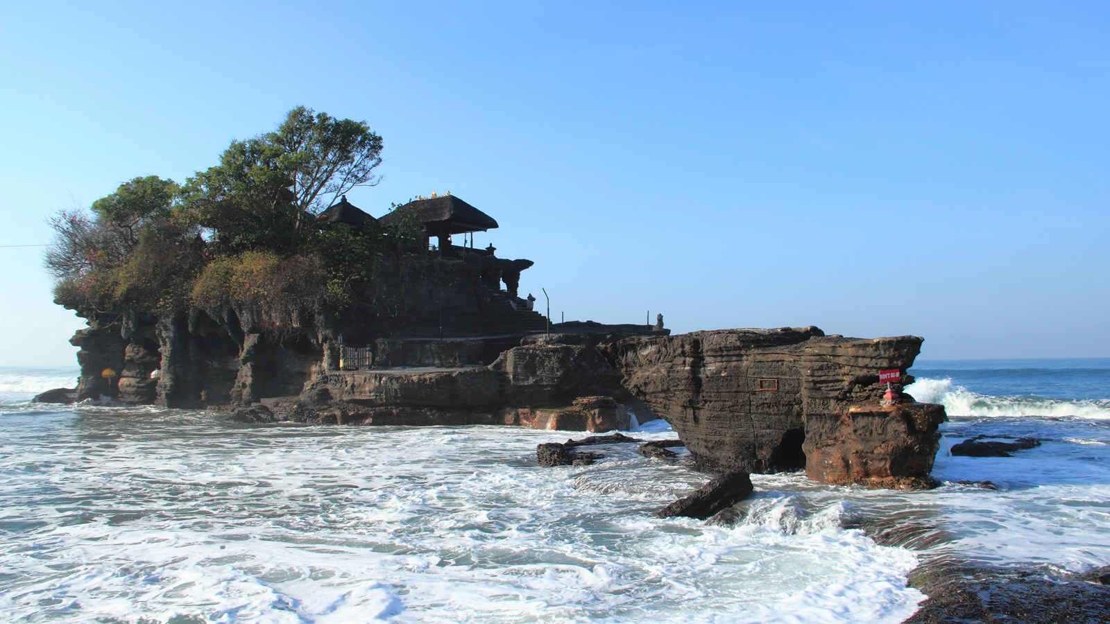 巴厘岛海神庙风景桌面壁纸