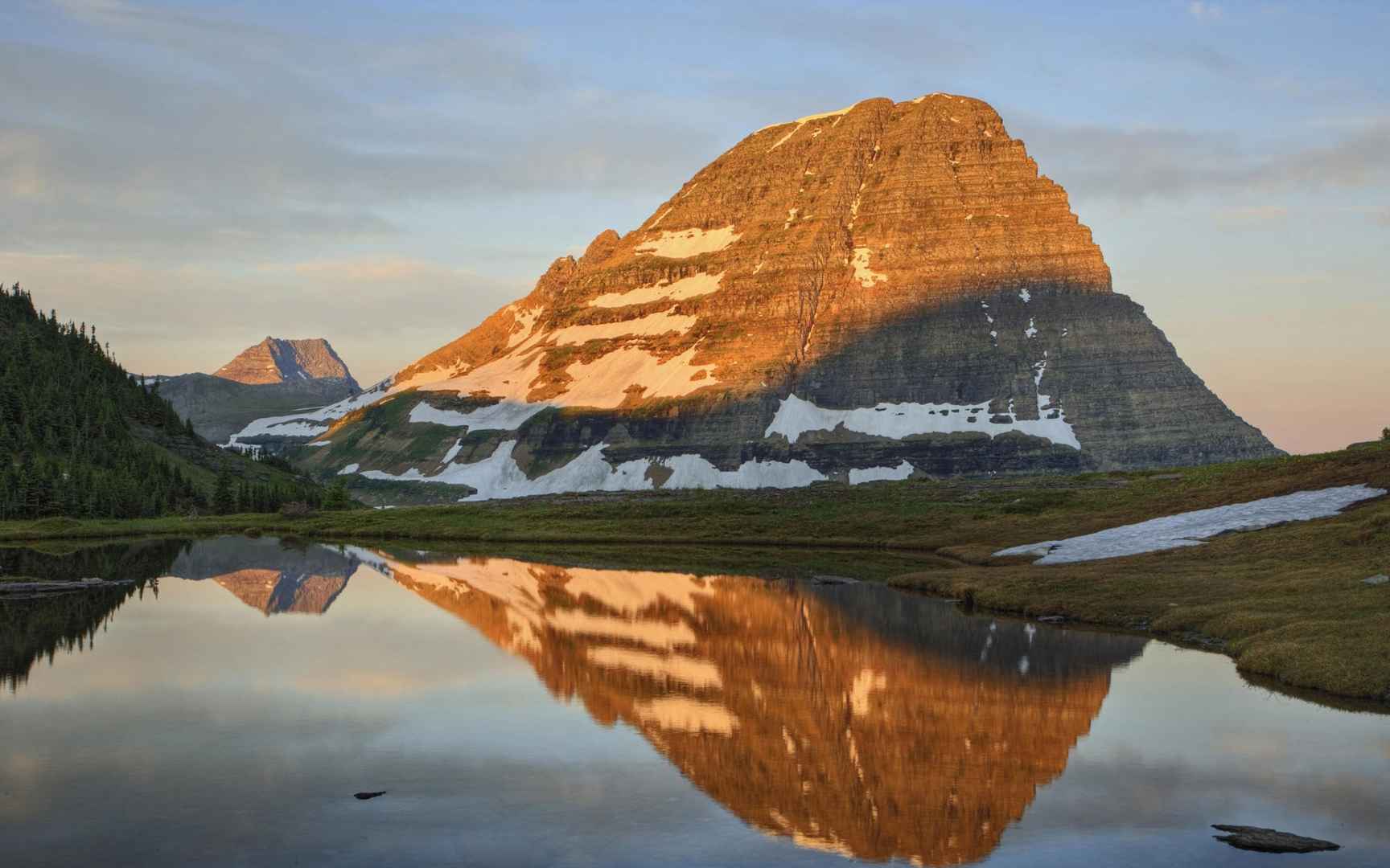 高清依山傍水烂漫瑰丽的风景电脑桌面壁纸-