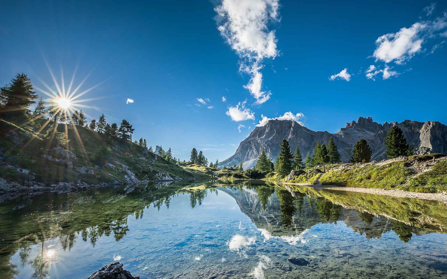 高清意大利最美山区幽静的白云石山电脑桌面壁纸-