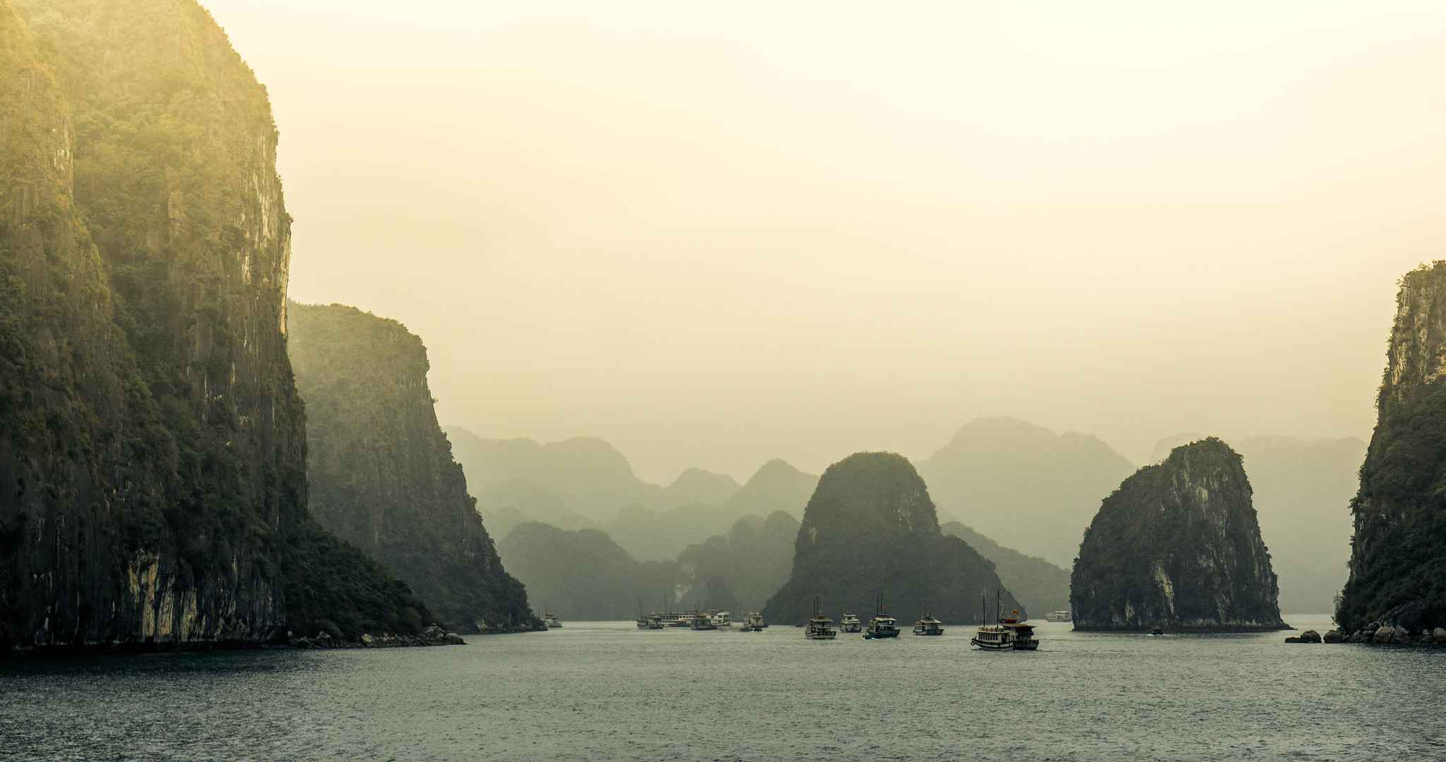 高清越南自然山水旅游胜地电脑桌面壁纸-