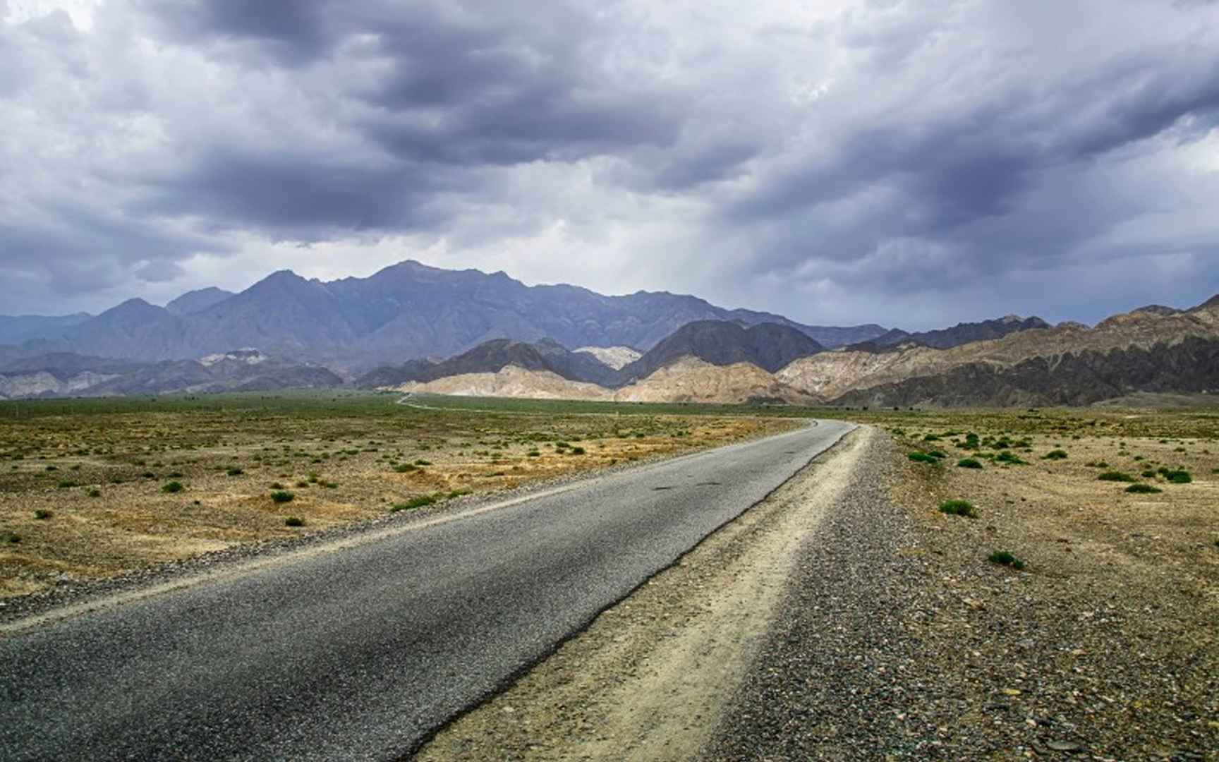 高清新疆克尔古提峡谷旅游景点电脑桌面壁纸-