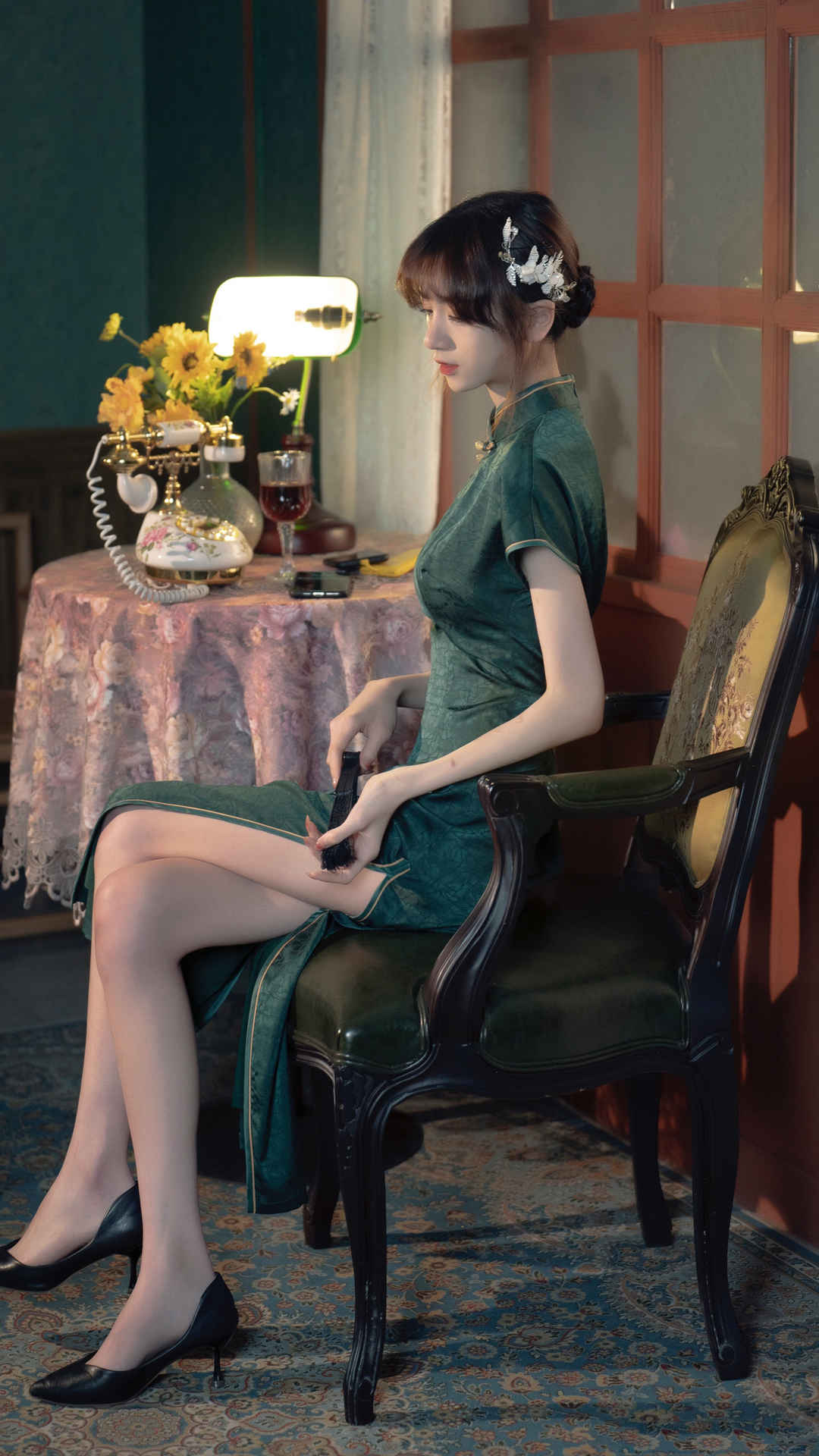 绿色旗袍长腿美女藤原由纪写真