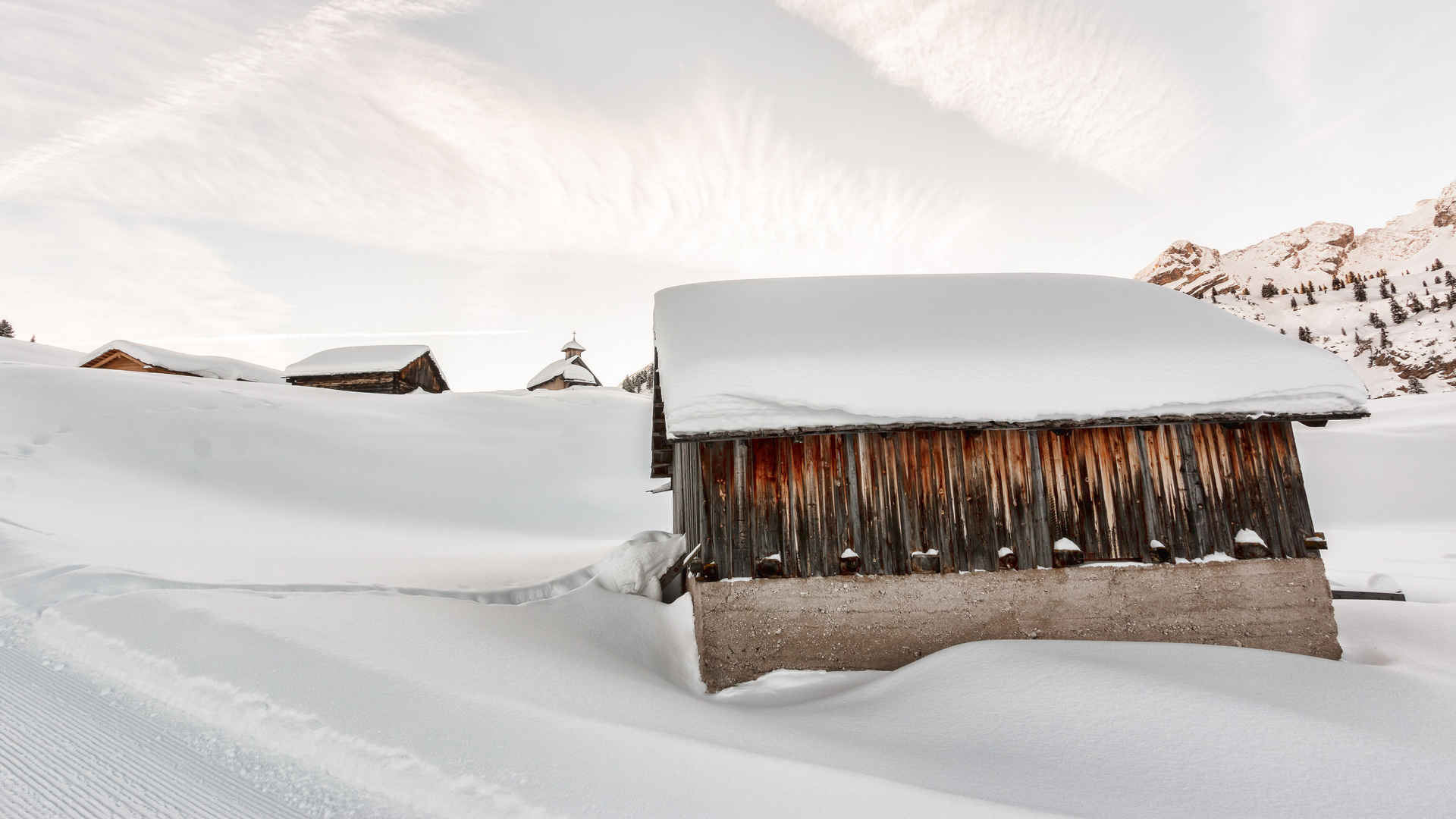 山区雪山雪景木屋壁纸图片-