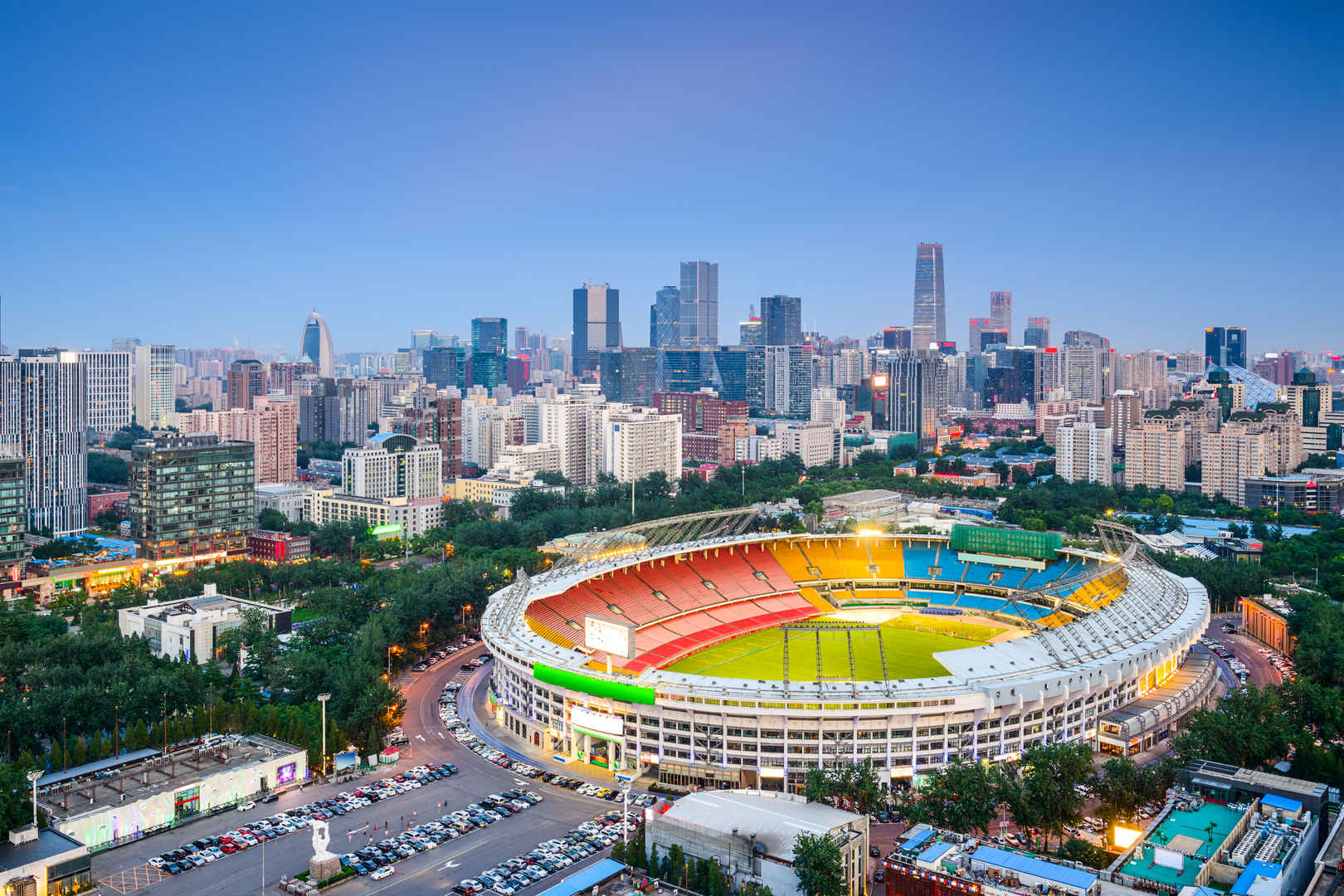 中国城市景观在体育场高清图片-