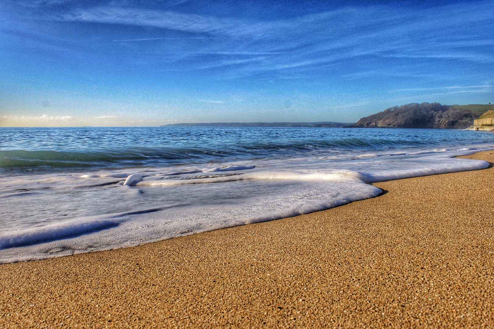 海边沙滩蓝色自然干净图片