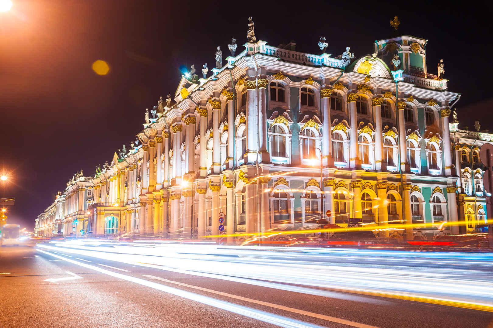 俄罗斯圣彼得堡冬宫美丽夜景壁纸-