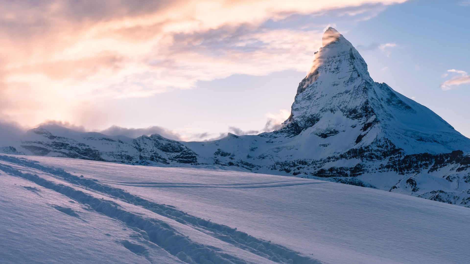 阿尔卑斯雪山壁纸图片