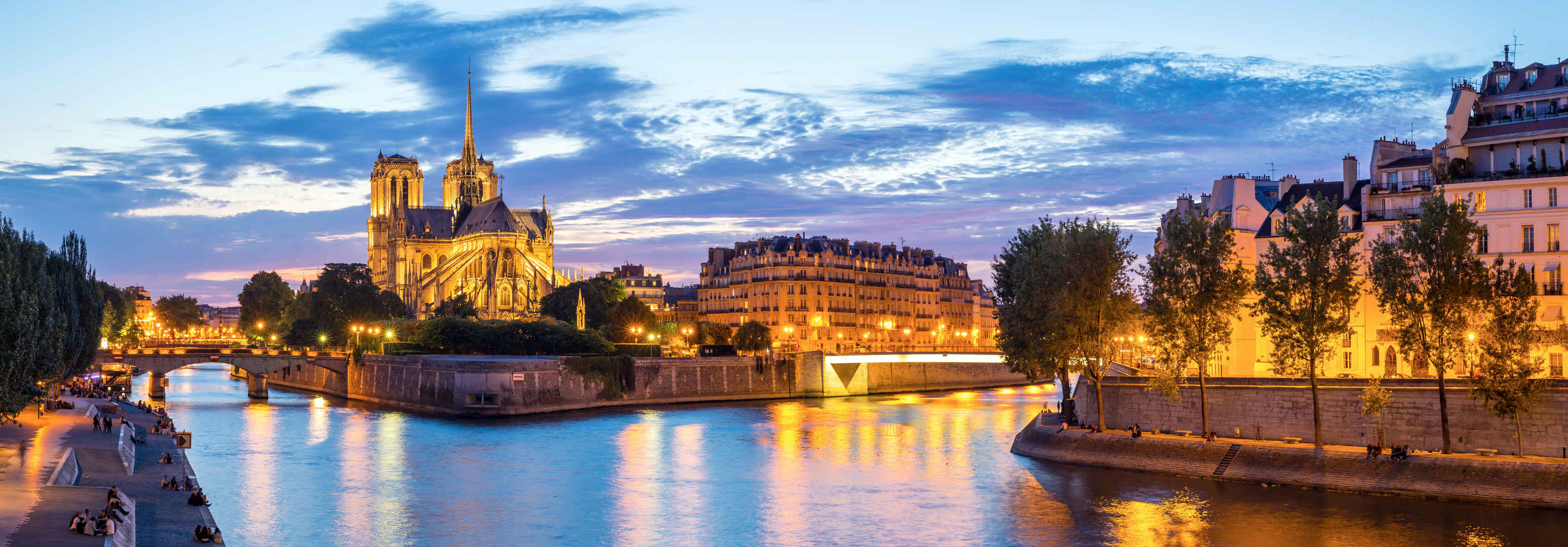 圣母院的黄昏时分法国巴黎城市风貌全景法国-