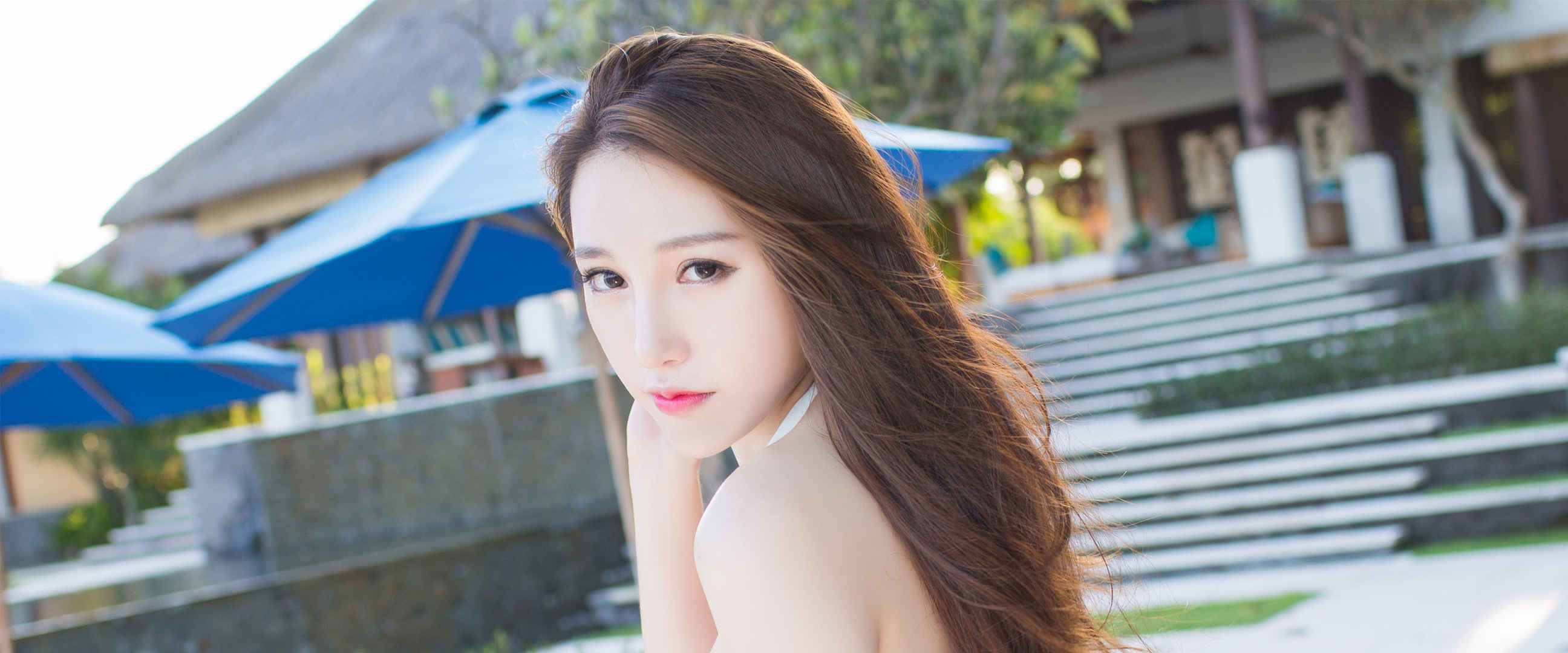 气质长发美女4K壁纸