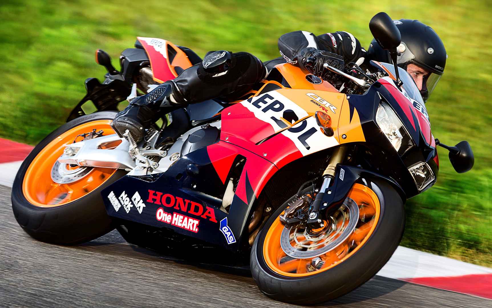 本田Honda-CBR600RR赛道版图片