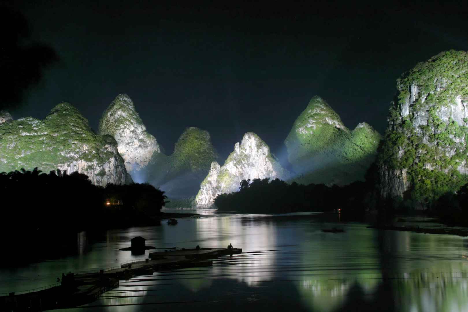 桂林山水渔舟图片