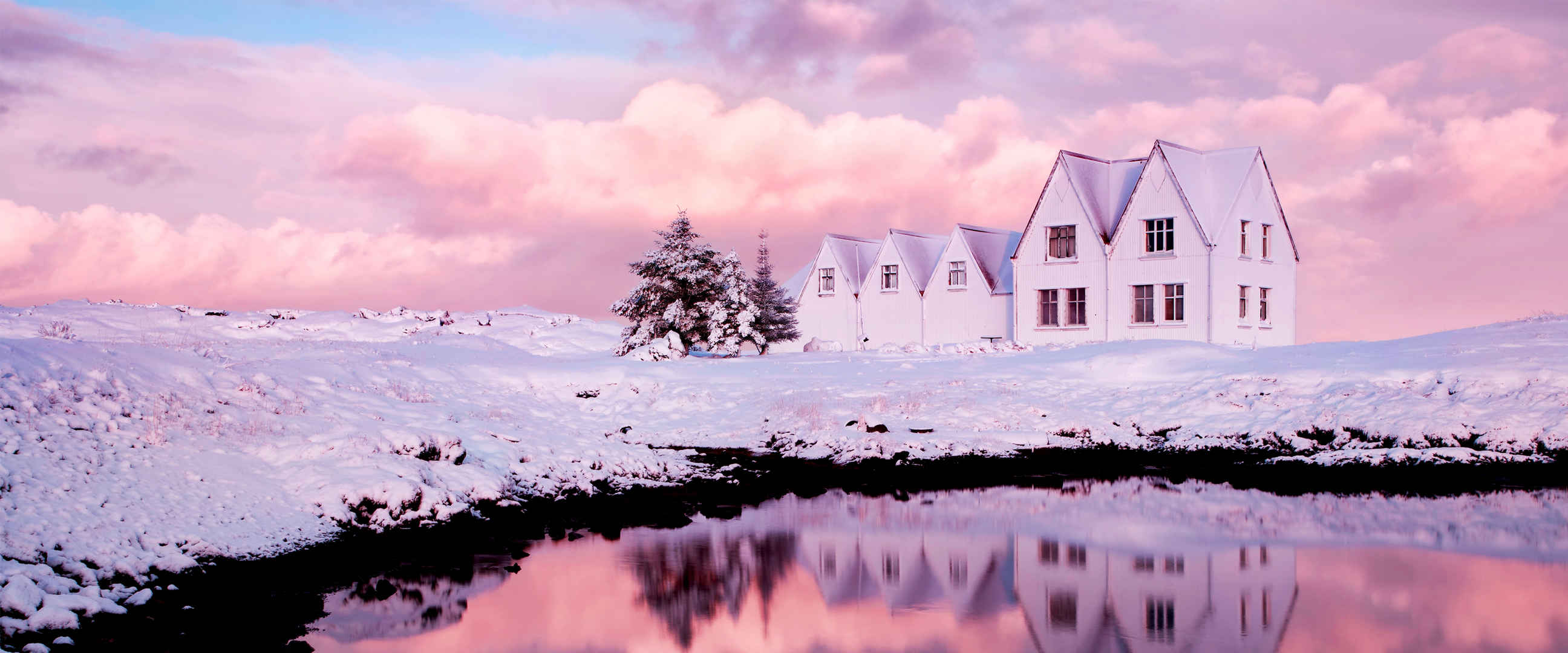 紫色天空雪景房子壁纸-
