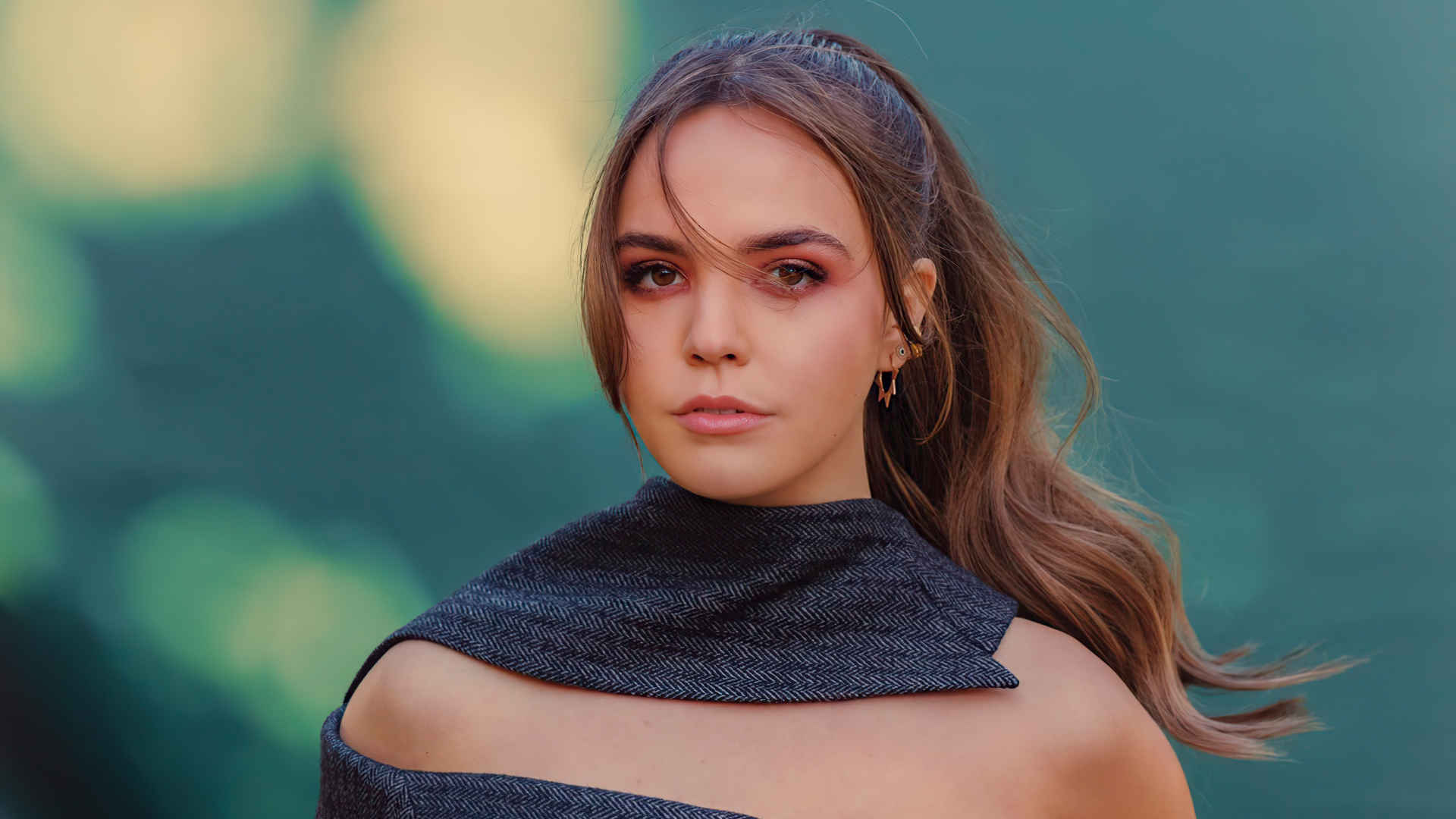 越来越有魅力的中年女人拜莉·麦迪逊(Bailee Madison)壁纸