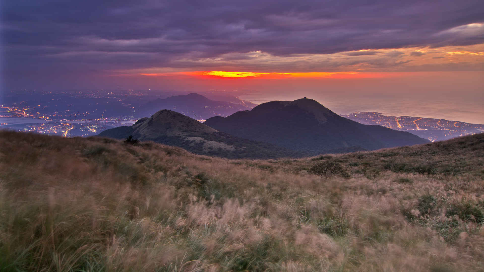 台湾大屯火山风景电脑壁纸