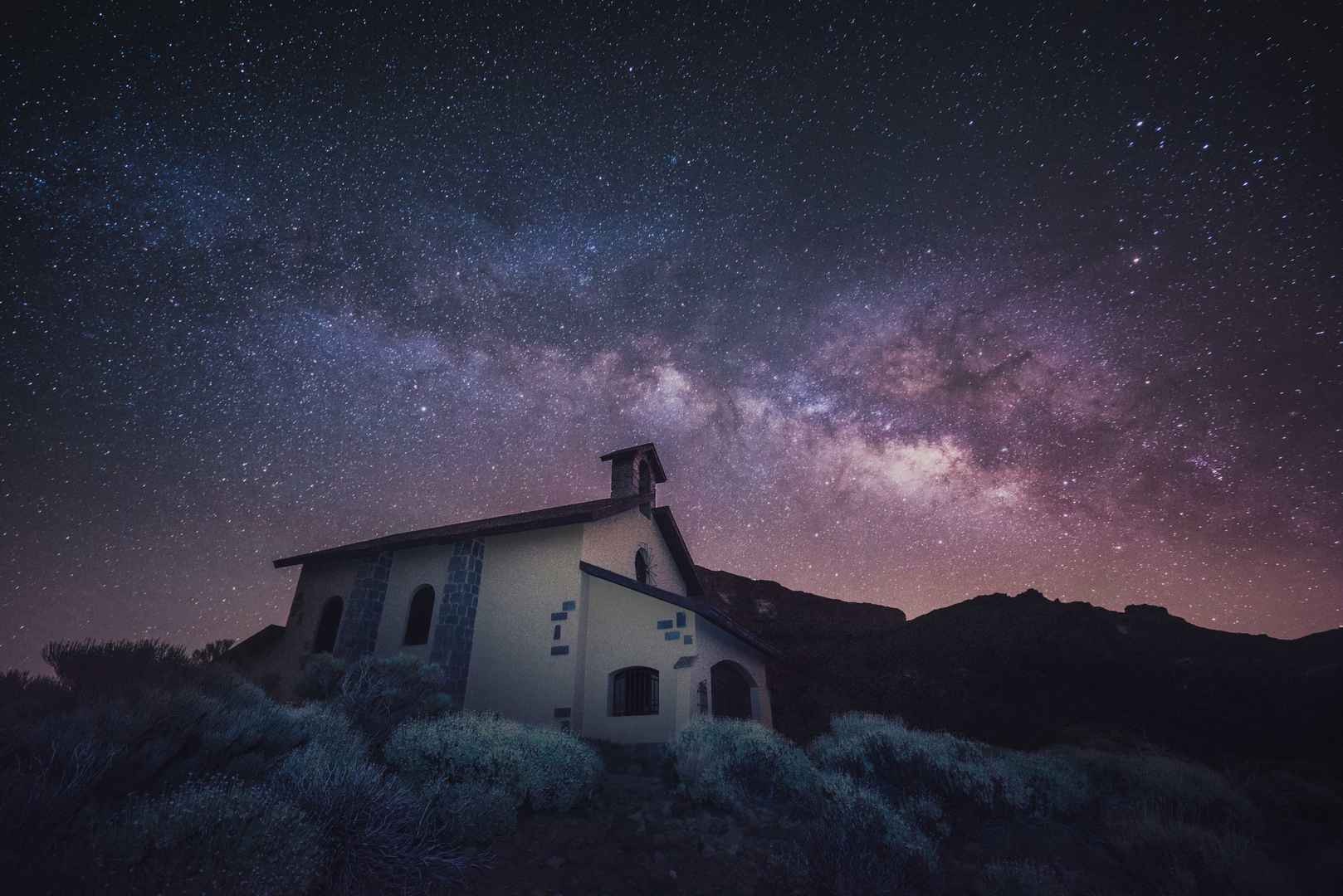 银河空间教堂星空电脑壁纸