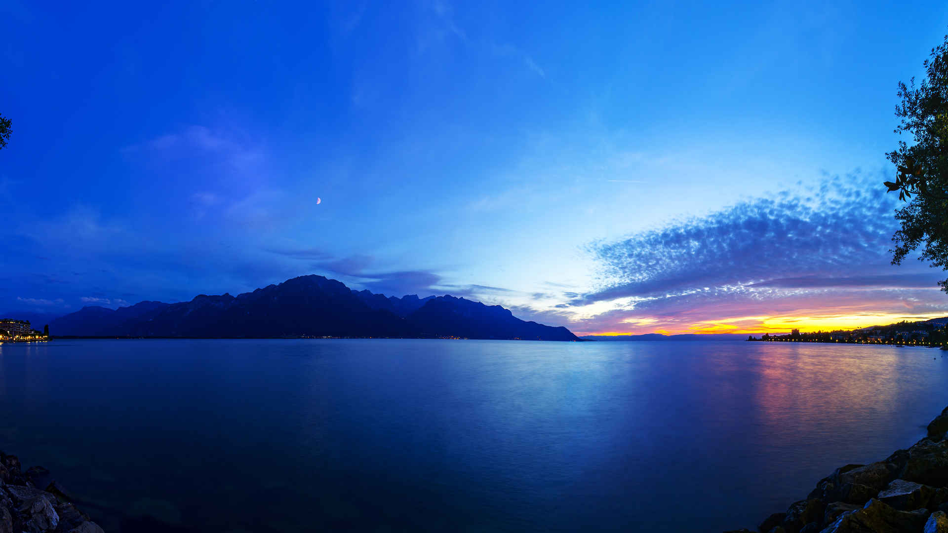 日内瓦湖蓝色系风景壁纸