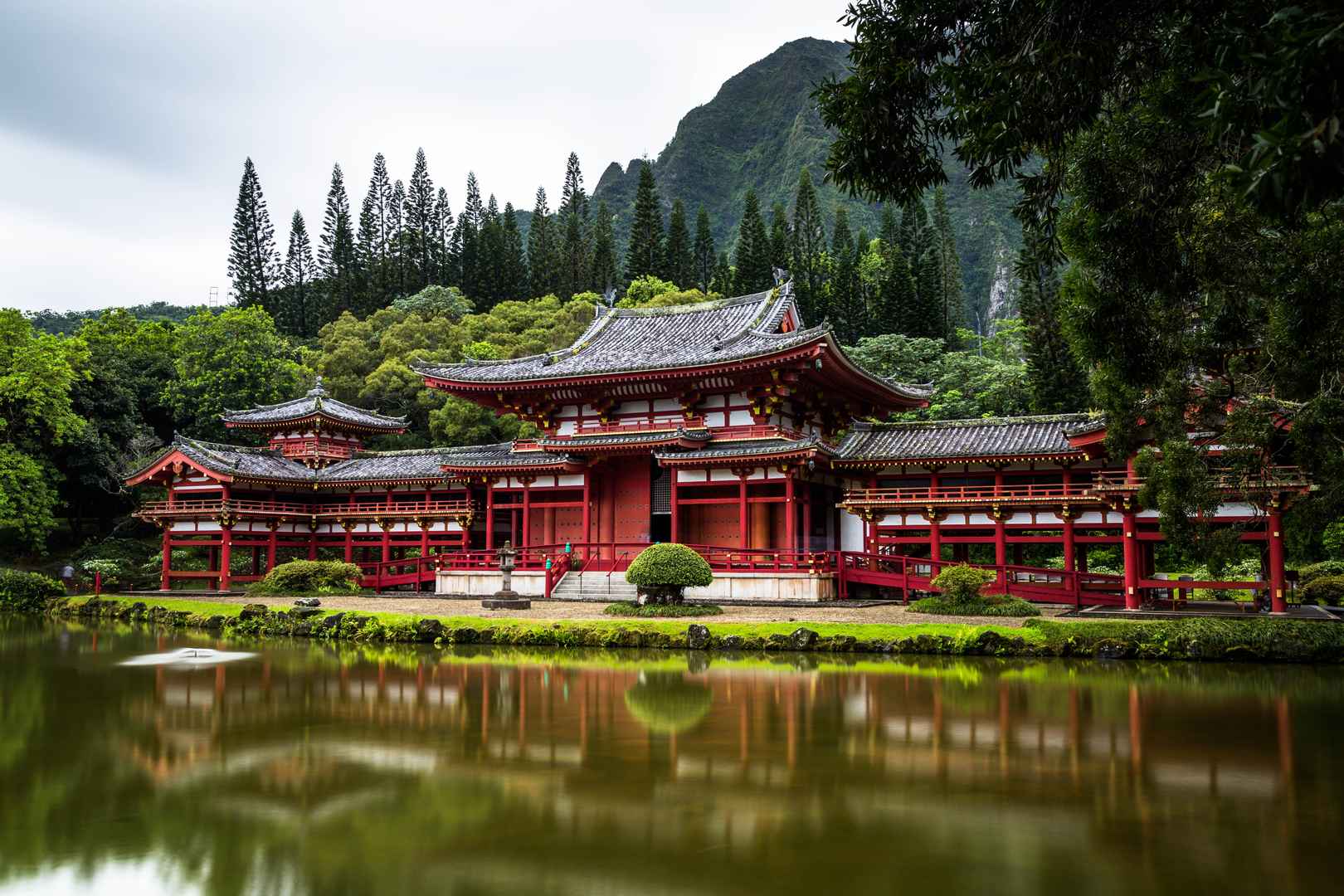 寺庙和池塘风景壁纸图片