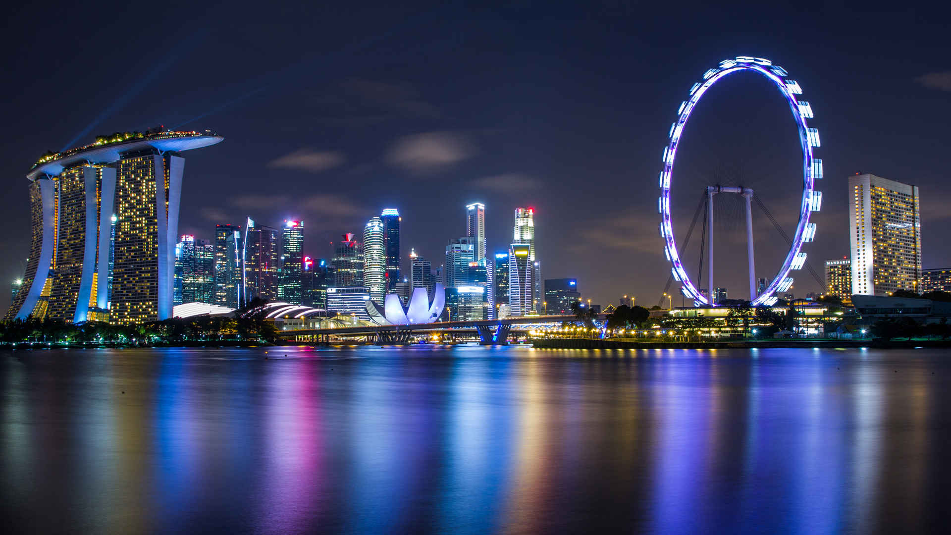 海边城市 夜灯摩天轮 壁纸图片