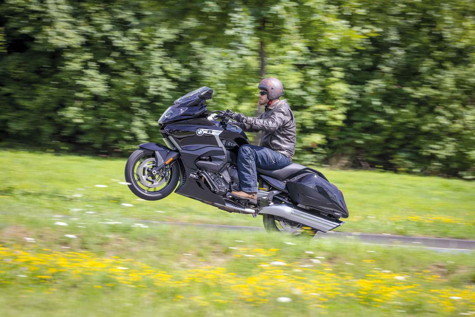 宝马摩托车BMW-K1600GT特技抬头图片