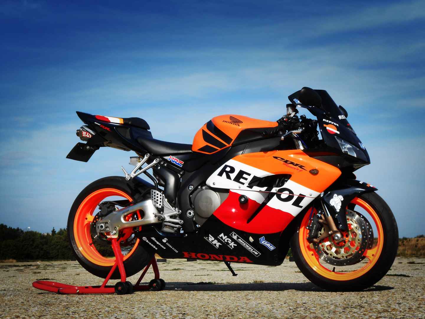 本田Honda_CBR1000RR摩托车黑色橙色图片
