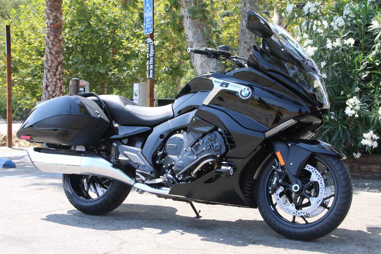 宝马BMW-K1600b-黑色摩托车图片