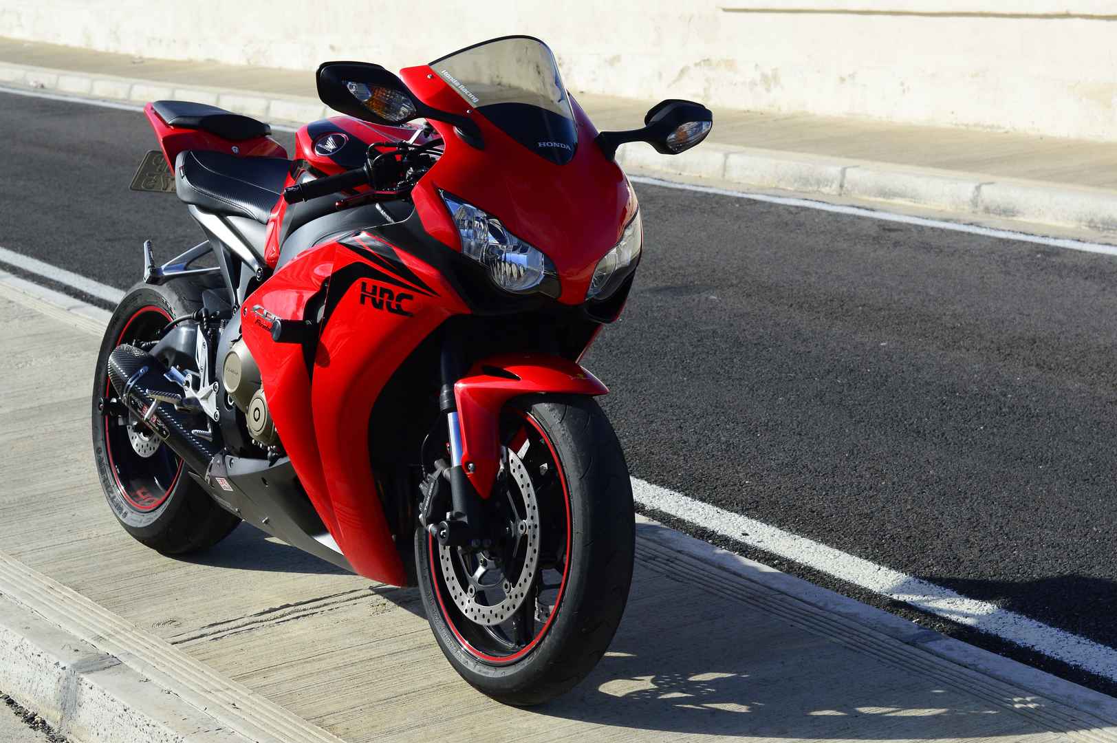 本田Honda_CBR1000RR摩托车