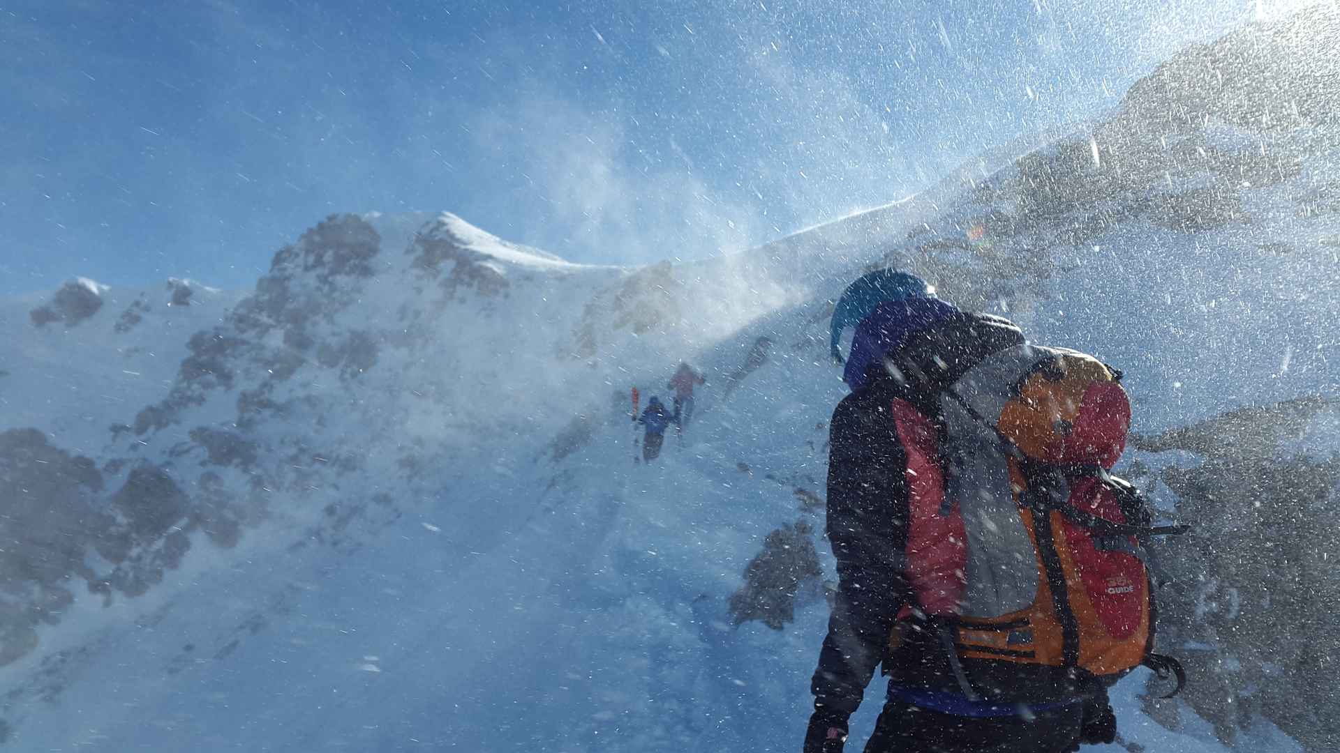 极限运动登山爱好者图片