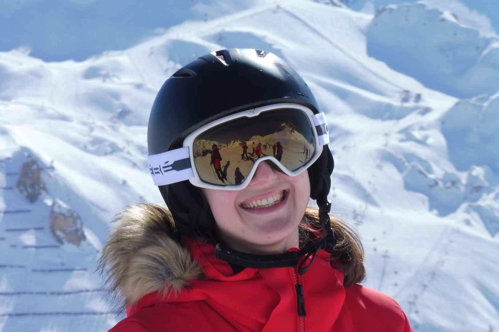 遮阳镜美女滑雪图片