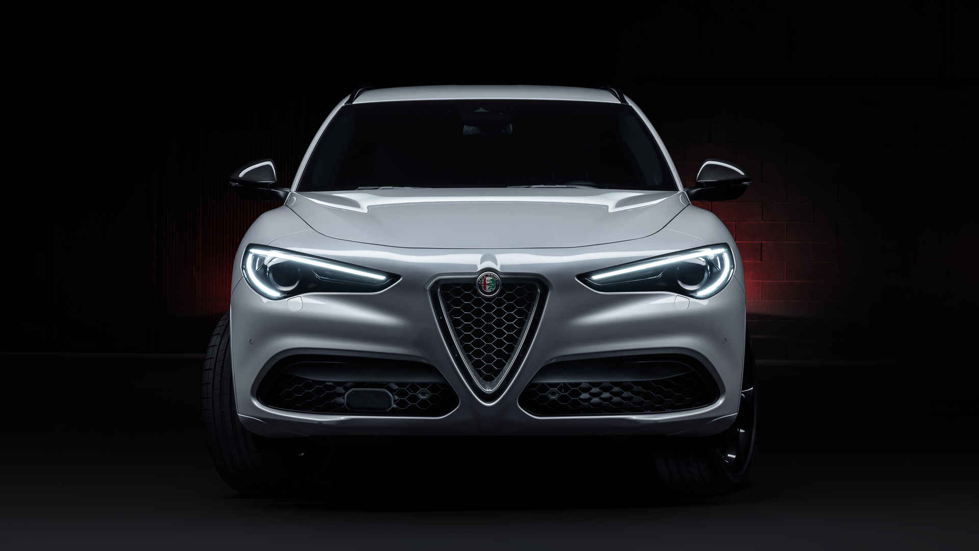 阿尔法·罗密欧Stelvio Veloce Ti电脑壁纸