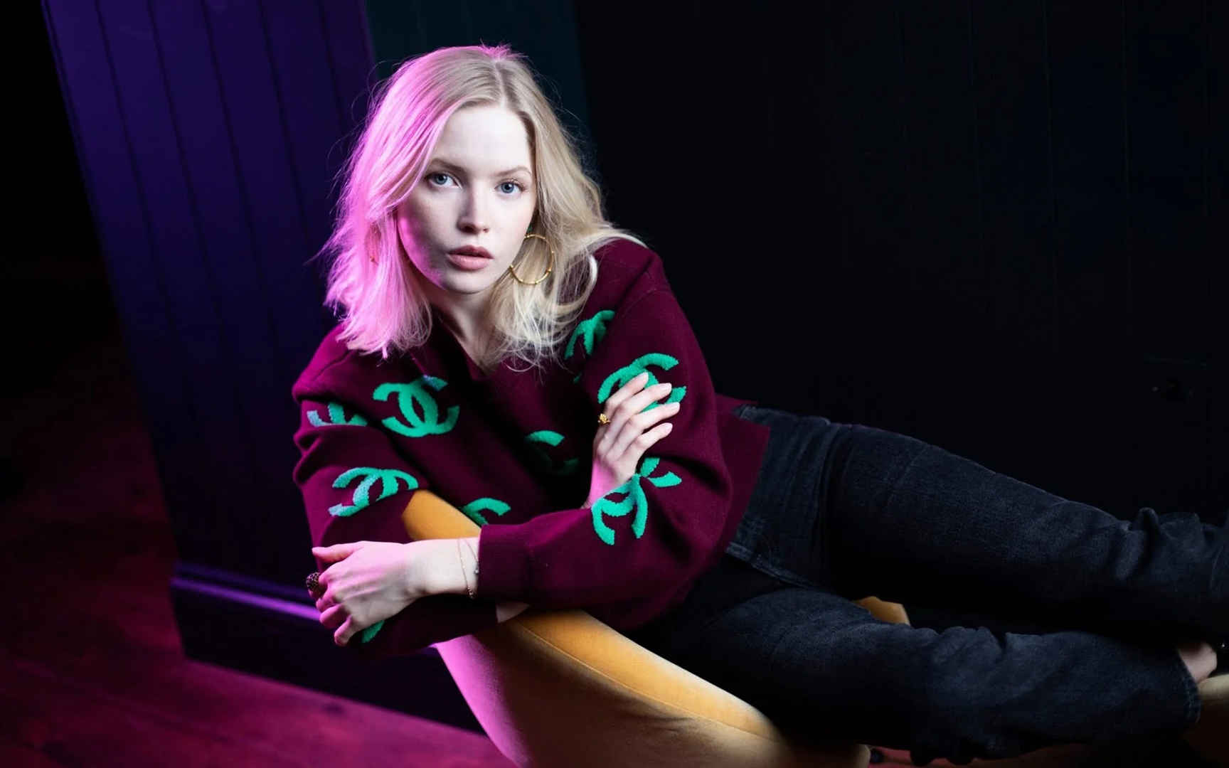 艾丽·巴姆博(Ellie Bamber)壁纸