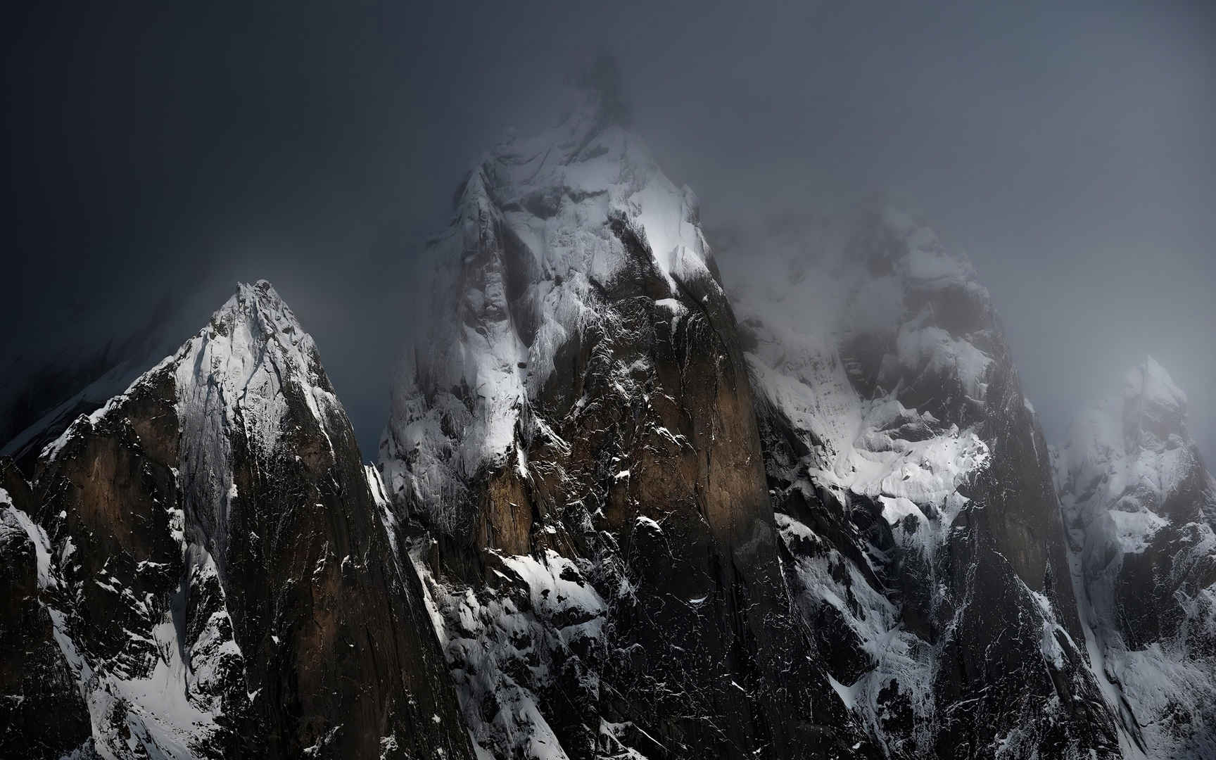 奥吉尔维山脉 雪山 山峰壁纸