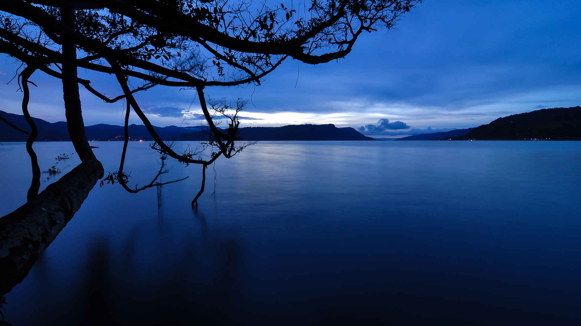 印度尼西亚 湖岸 风景 壁纸图片