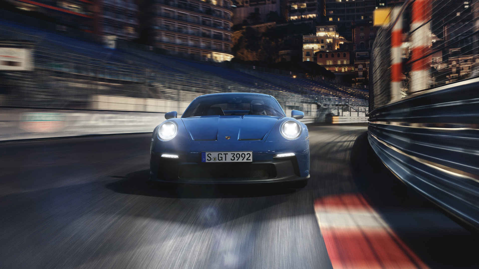 蓝色保时捷911 GT3 21寸高清电脑壁纸