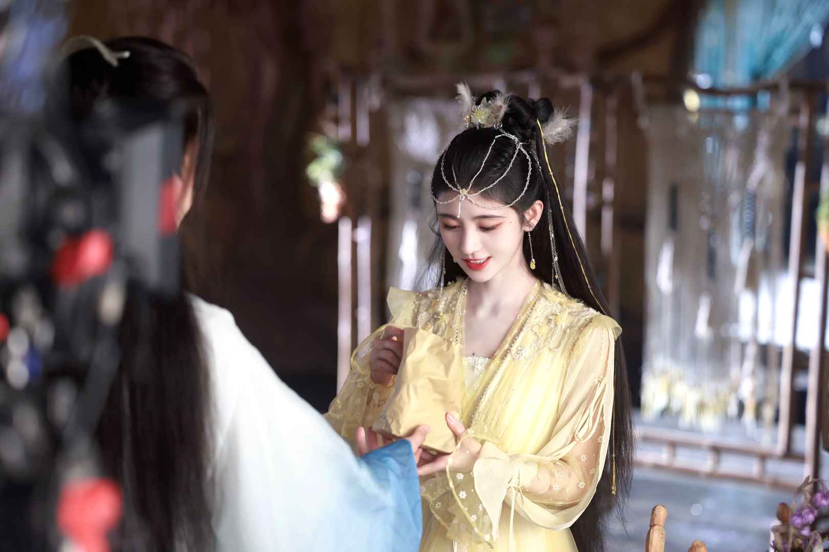 古装鞠婧祎 黄色裙子4k美女壁纸