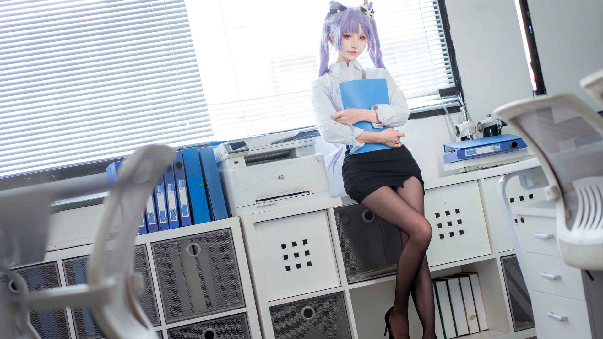 cosplay 刻晴  白衬衫 黑色包臀裙 黑丝袜 4k美女壁纸-