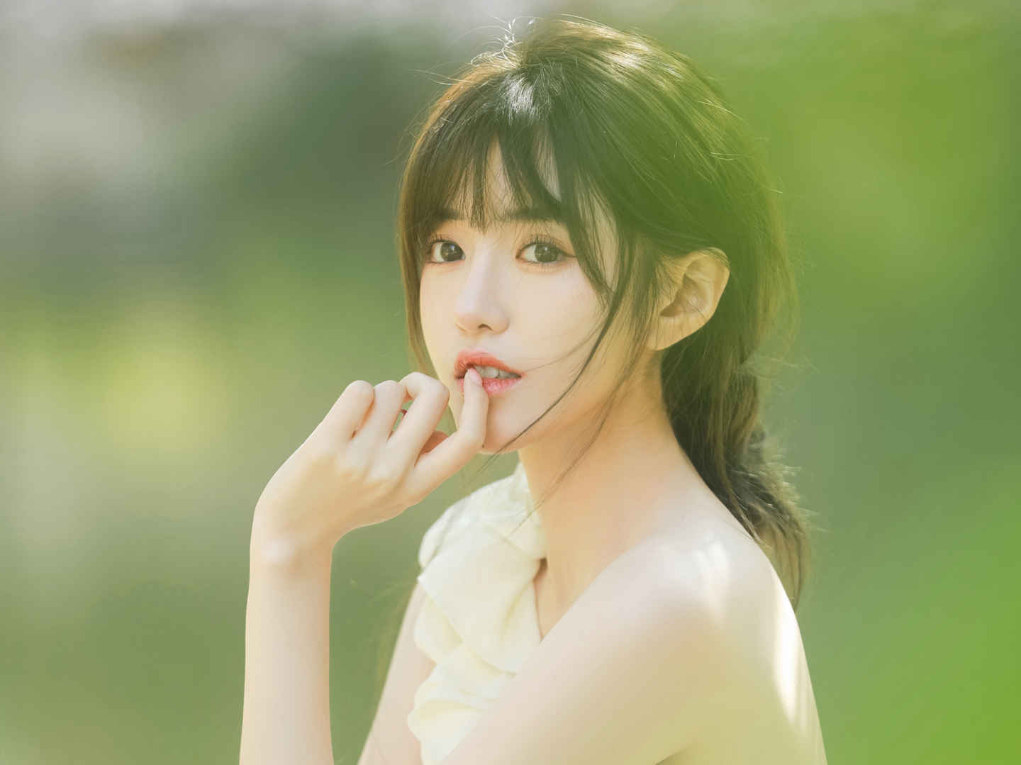 清新养眼美女iPad平板壁纸