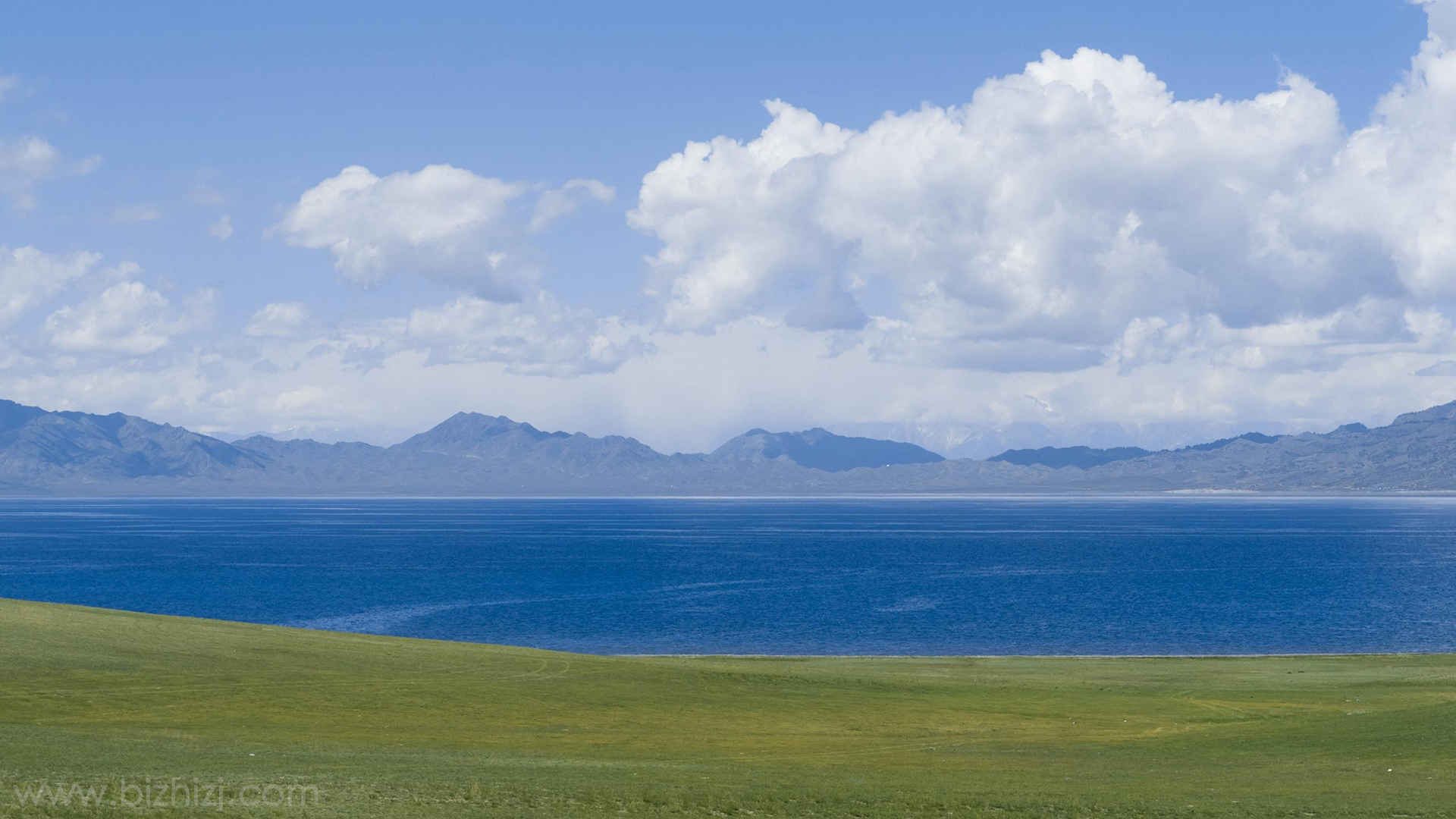 美丽的新疆赛里木湖唯美图片大全